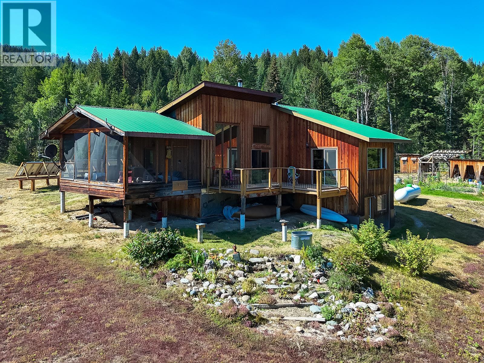 4151 Thomas Road, Golden, British Columbia  V0A 1L0 - Photo 2 - 10399730