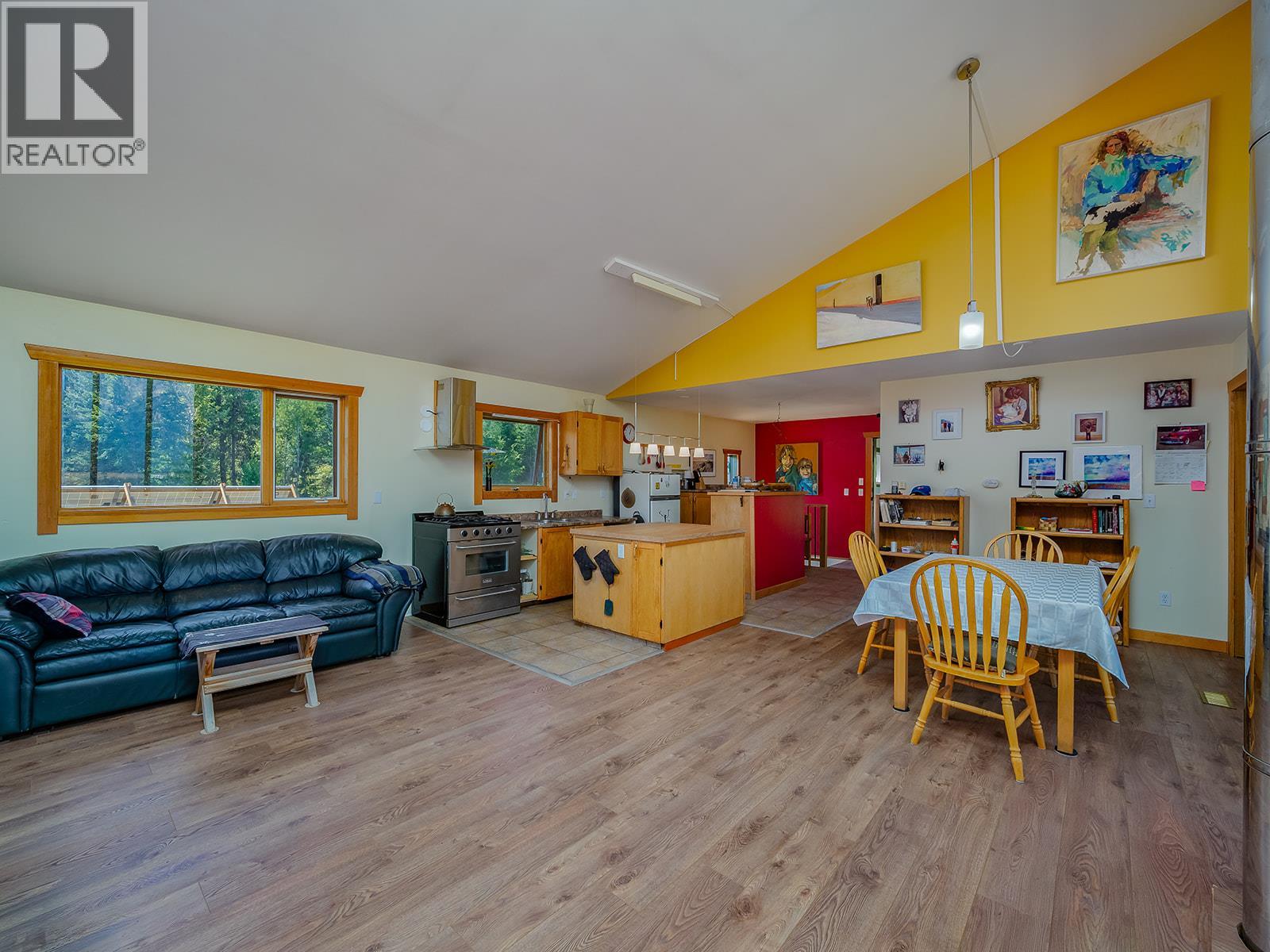 4151 Thomas Road, Golden, British Columbia  V0A 1L0 - Photo 6 - 10399730
