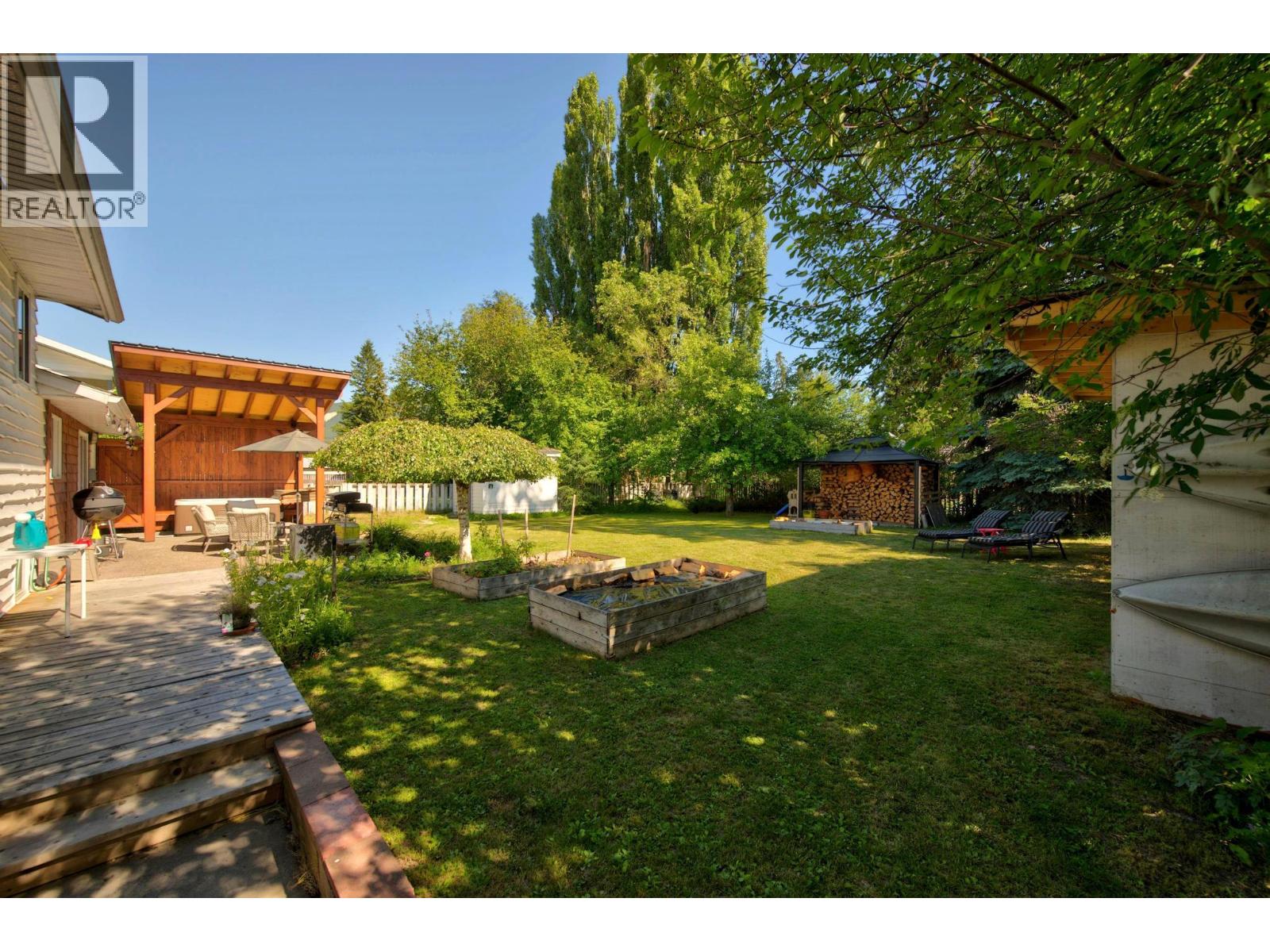 506 5th Street, Golden, British Columbia  V0A 1H0 - Photo 25 - 10399756