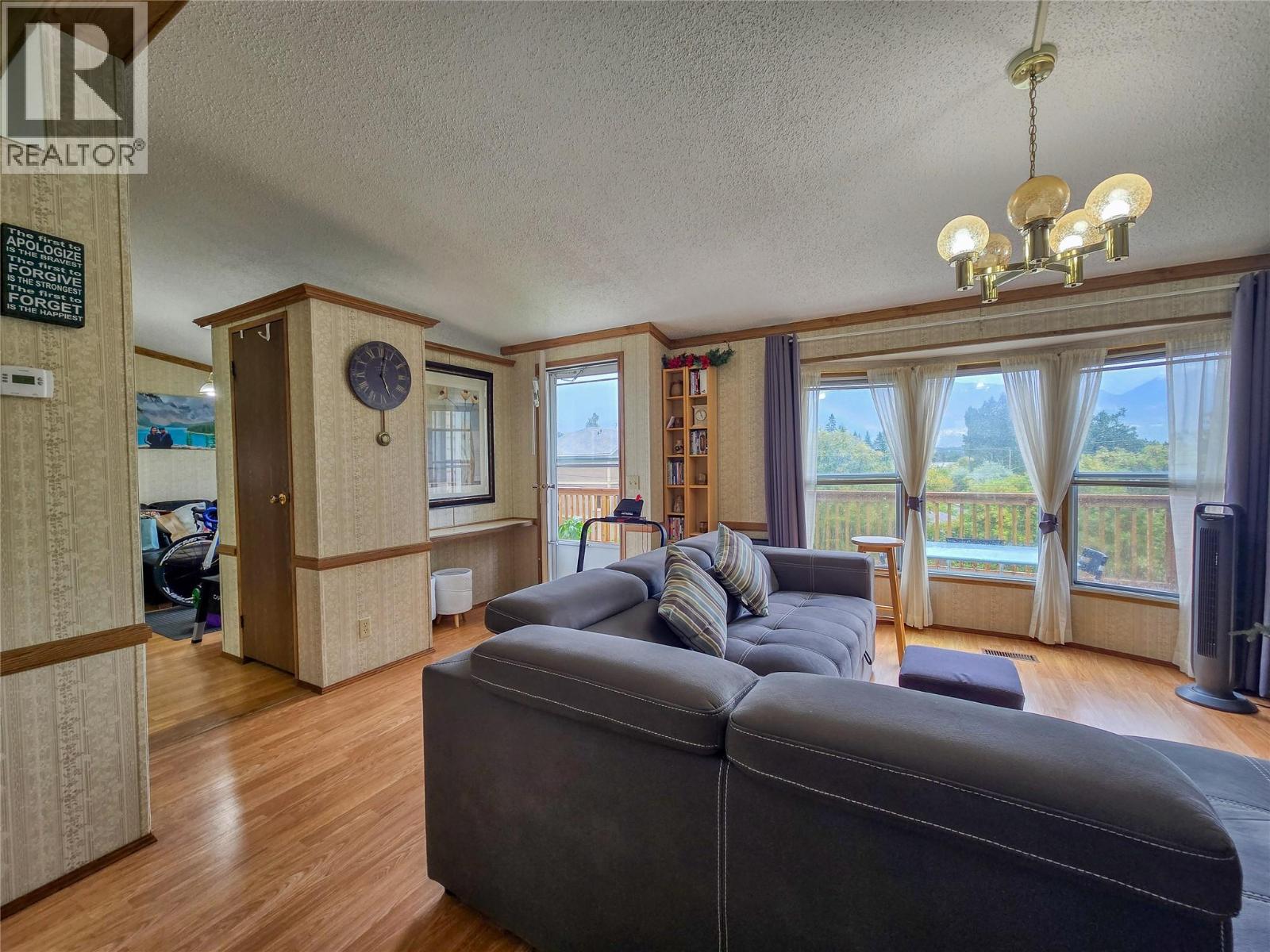 1336 11th Avenue, Invermere, British Columbia  V0A 1K0 - Photo 3 - 10400219