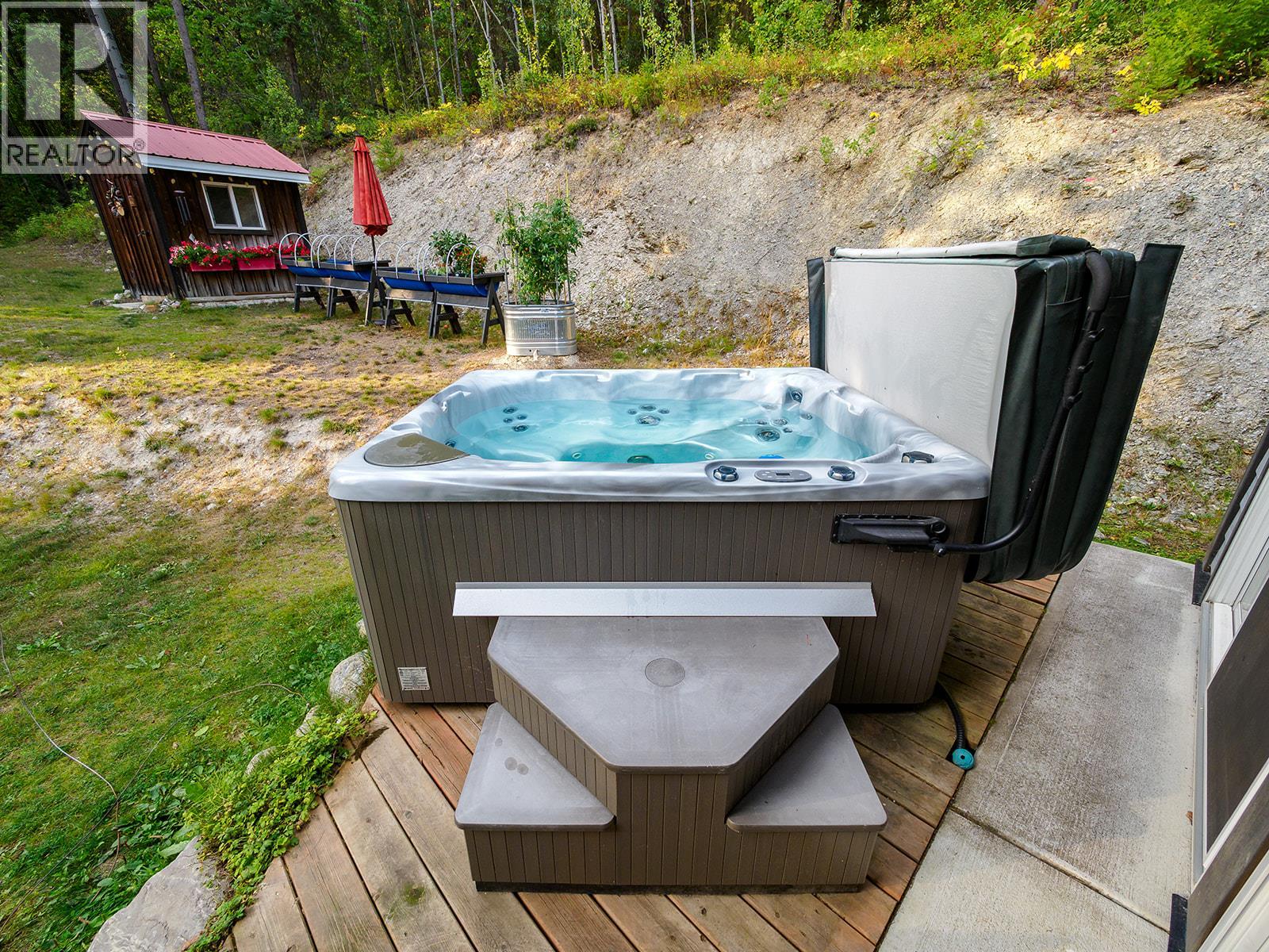 1960 Palumbo Heights Drive, Golden, British Columbia  V0A 1H4 - Photo 14 - 10400121