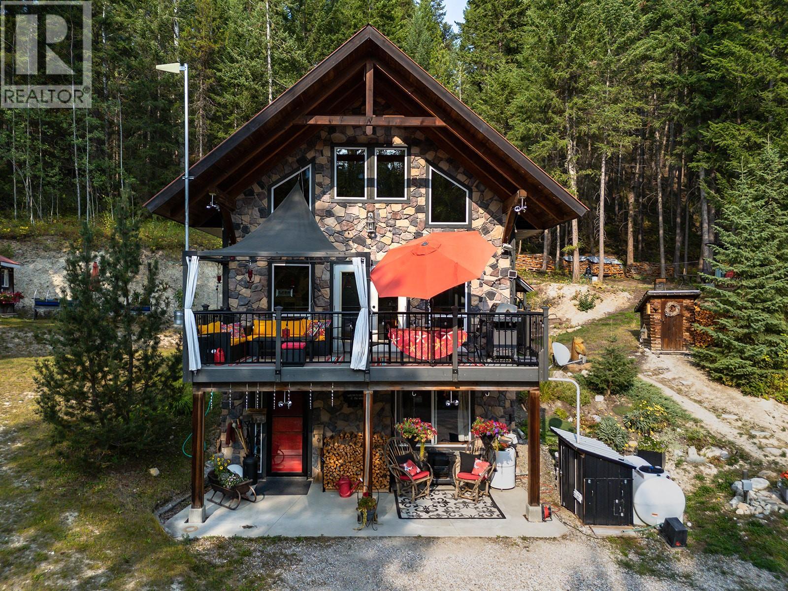 1960 Palumbo Heights Drive, Golden, British Columbia  V0A 1H4 - Photo 40 - 10400121