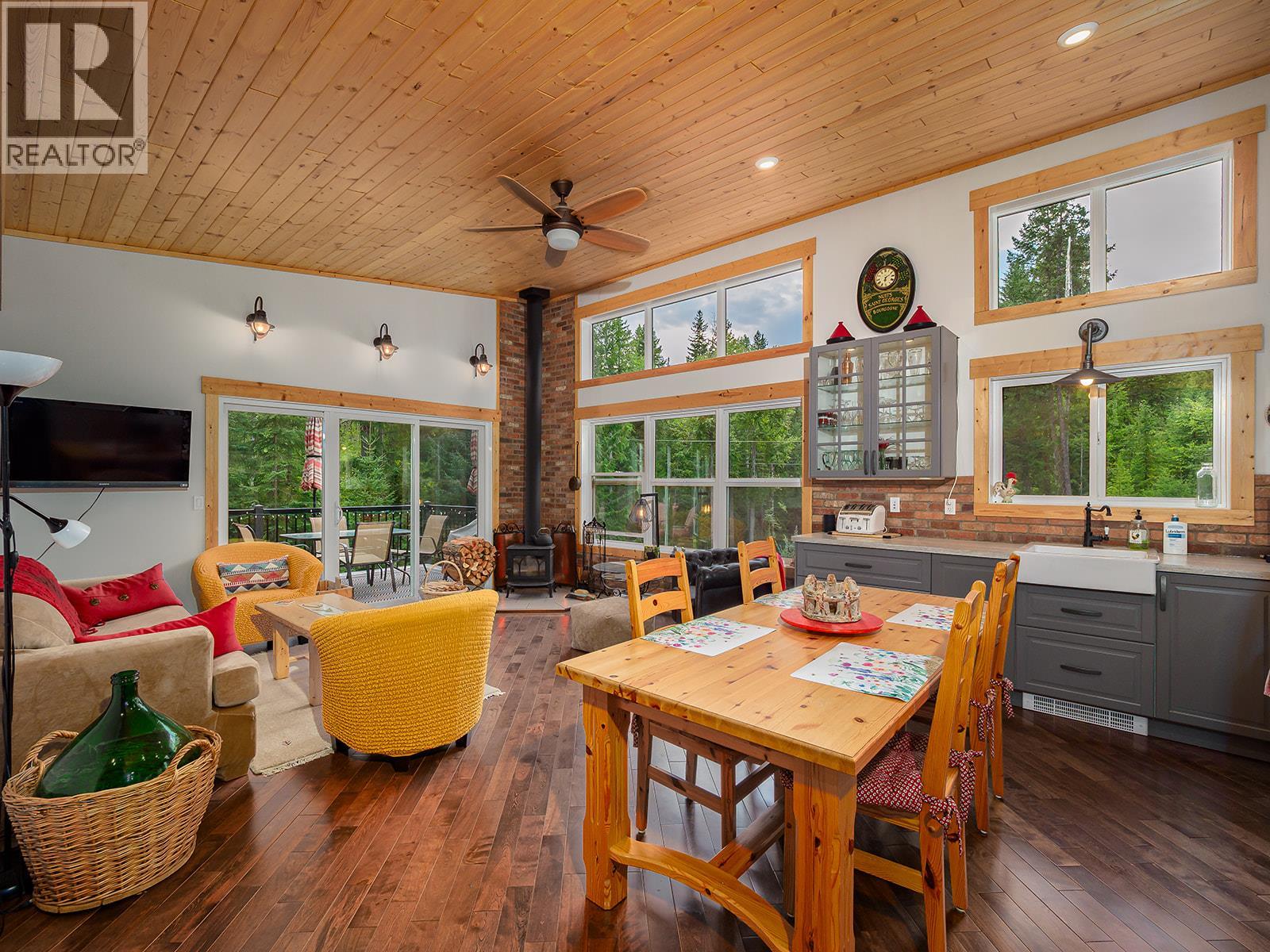1960 Palumbo Heights Drive, Golden, British Columbia  V0A 1H4 - Photo 44 - 10400121