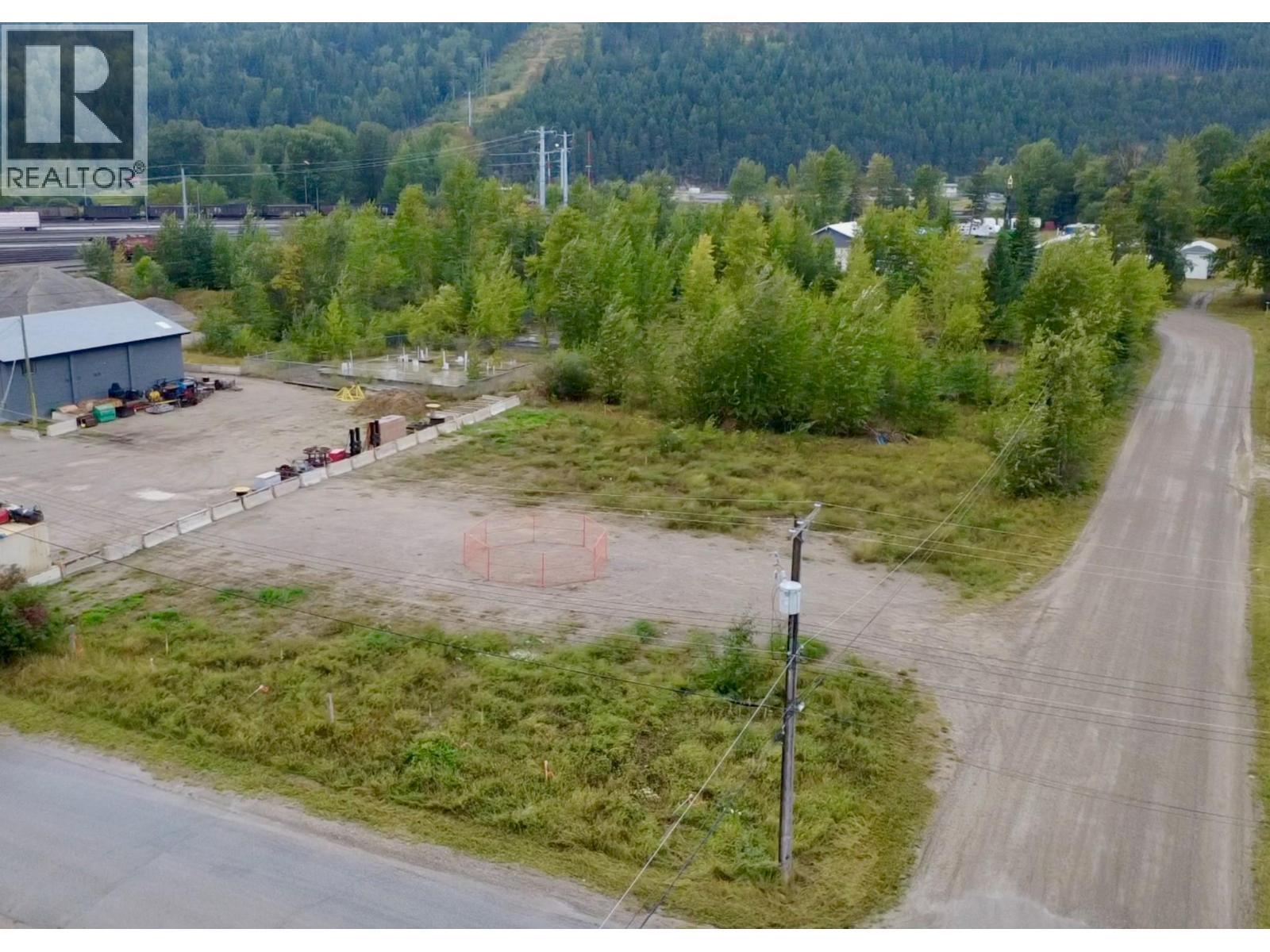 716 14th Street S, Golden, British Columbia  V0A 1H0 - Photo 18 - 10400162