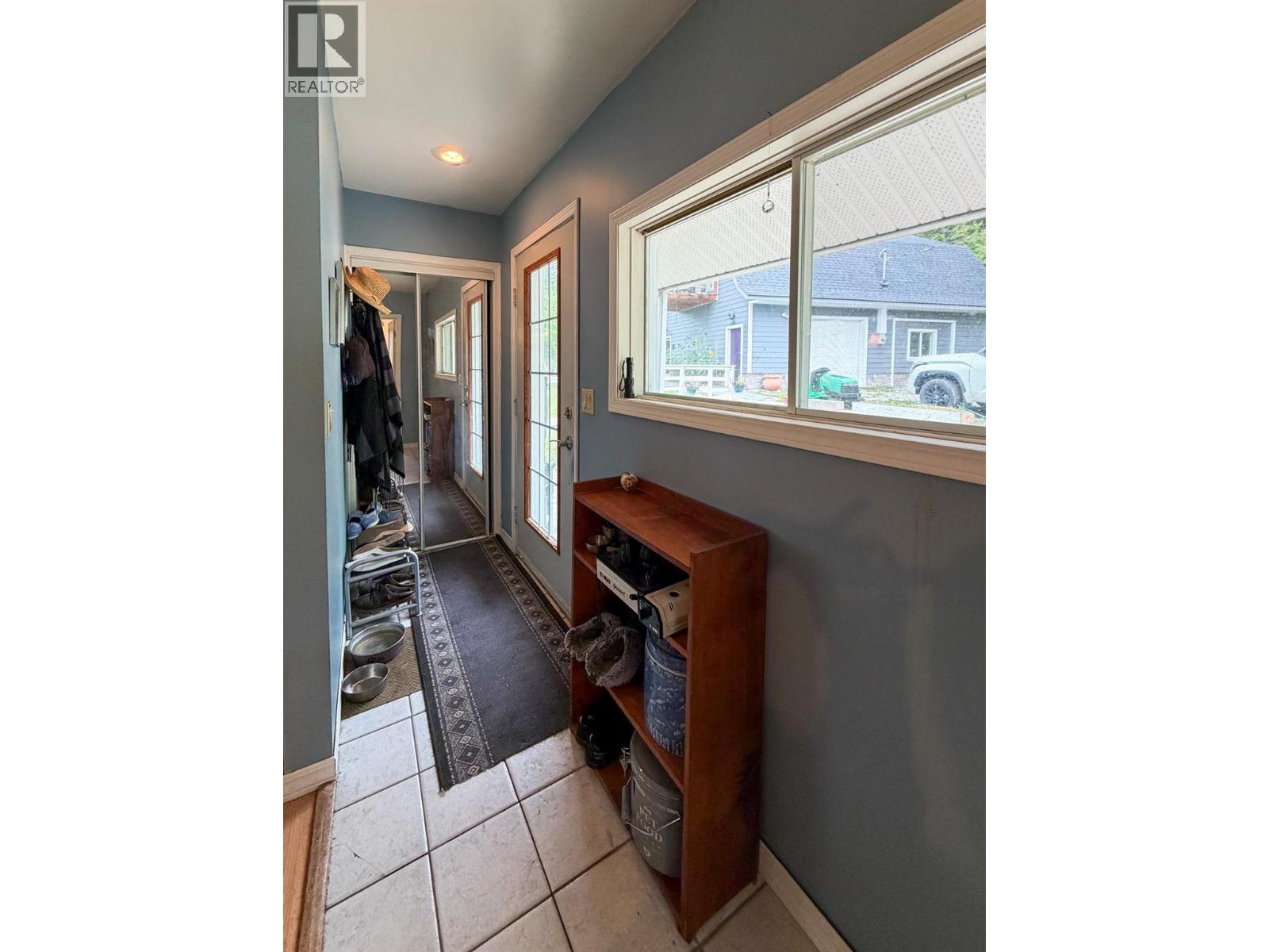 2529 95 Highway, Brisco, British Columbia  V0A 1B0 - Photo 16 - 10400401