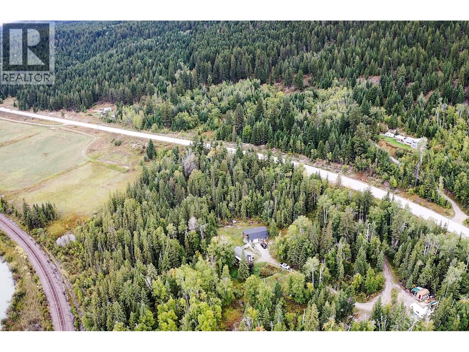 2529 95 Highway, Brisco, British Columbia  V0A 1B0 - Photo 49 - 10400401