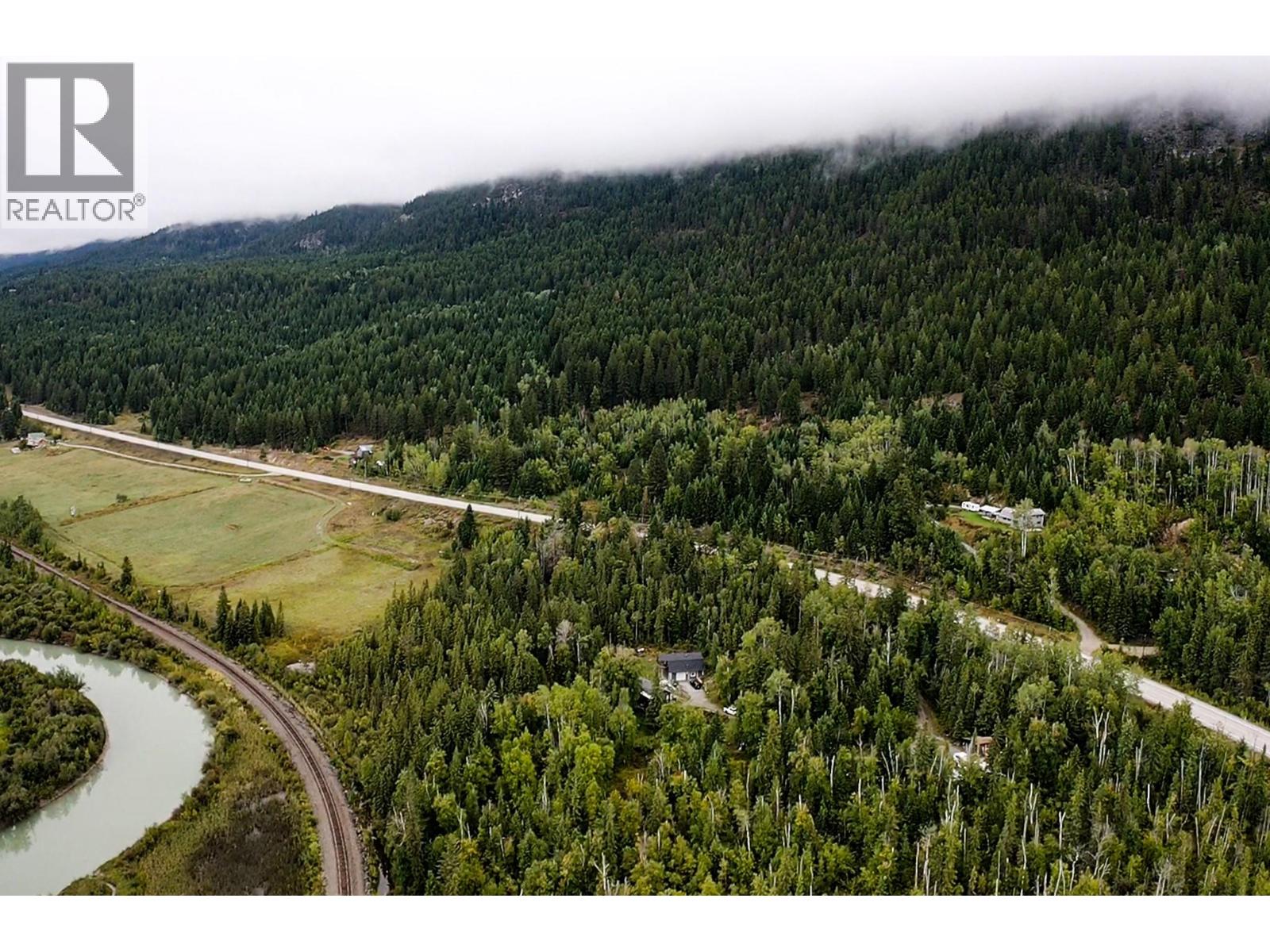 2529 95 Highway, Brisco, British Columbia  V0A 1B0 - Photo 51 - 10400401
