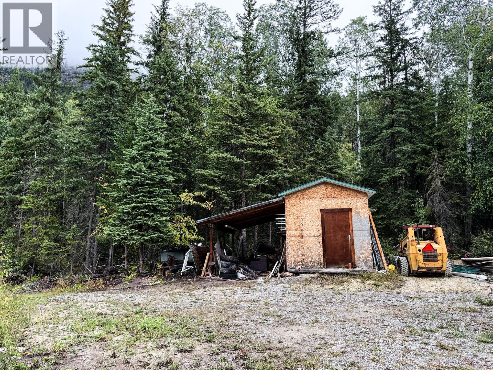 2529 95 Highway, Brisco, British Columbia  V0A 1B0 - Photo 54 - 10400401
