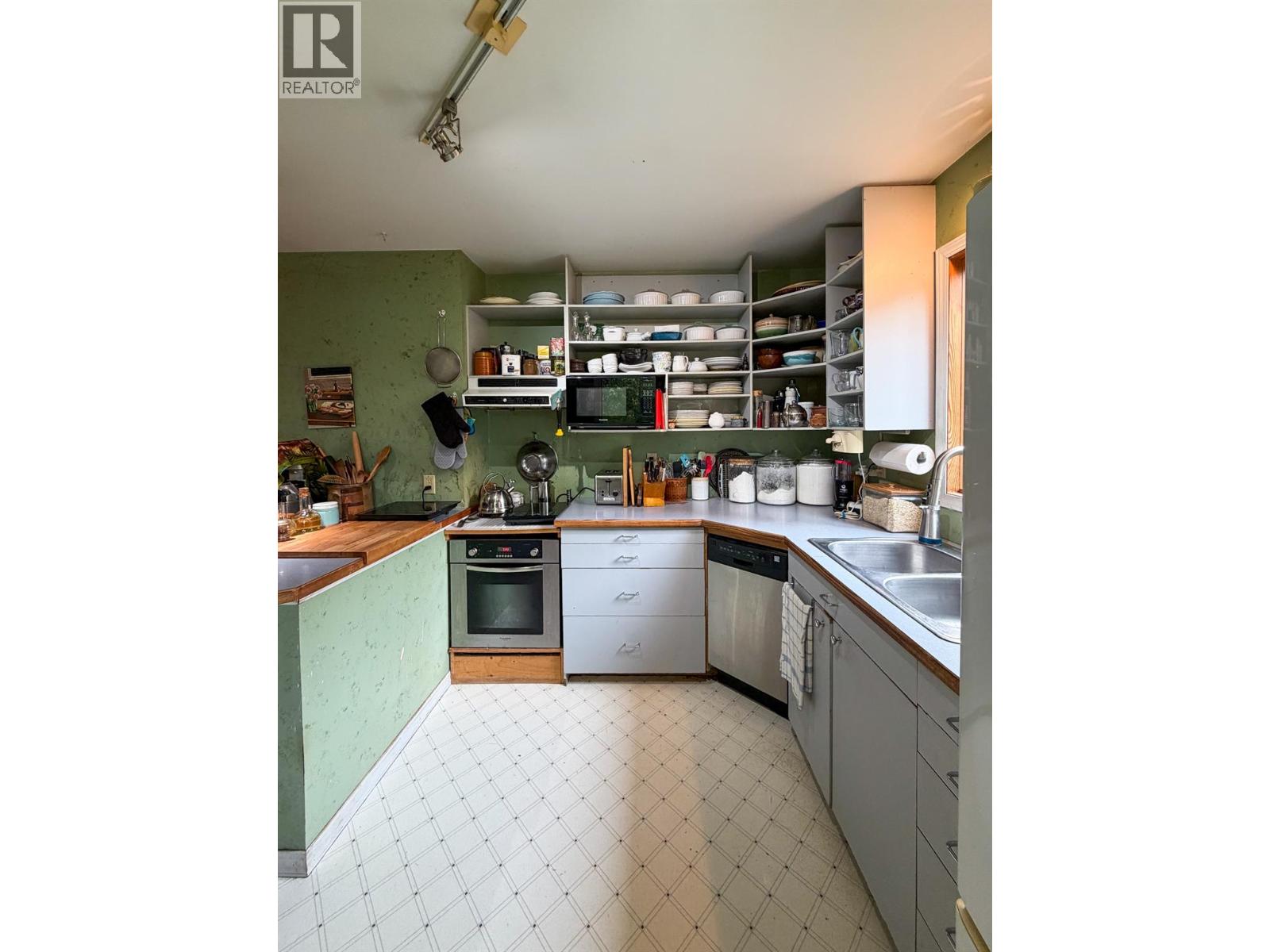 2529 95 Highway, Brisco, British Columbia  V0A 1B0 - Photo 6 - 10400401