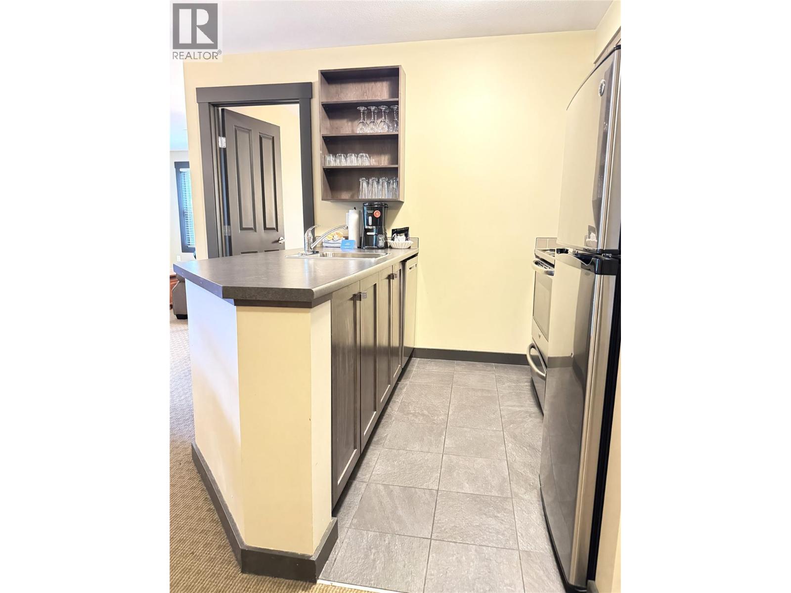 2064 Summit Drive Unit# 211, Panorama, British Columbia  V0A 1T0 - Photo 11 - 10398879