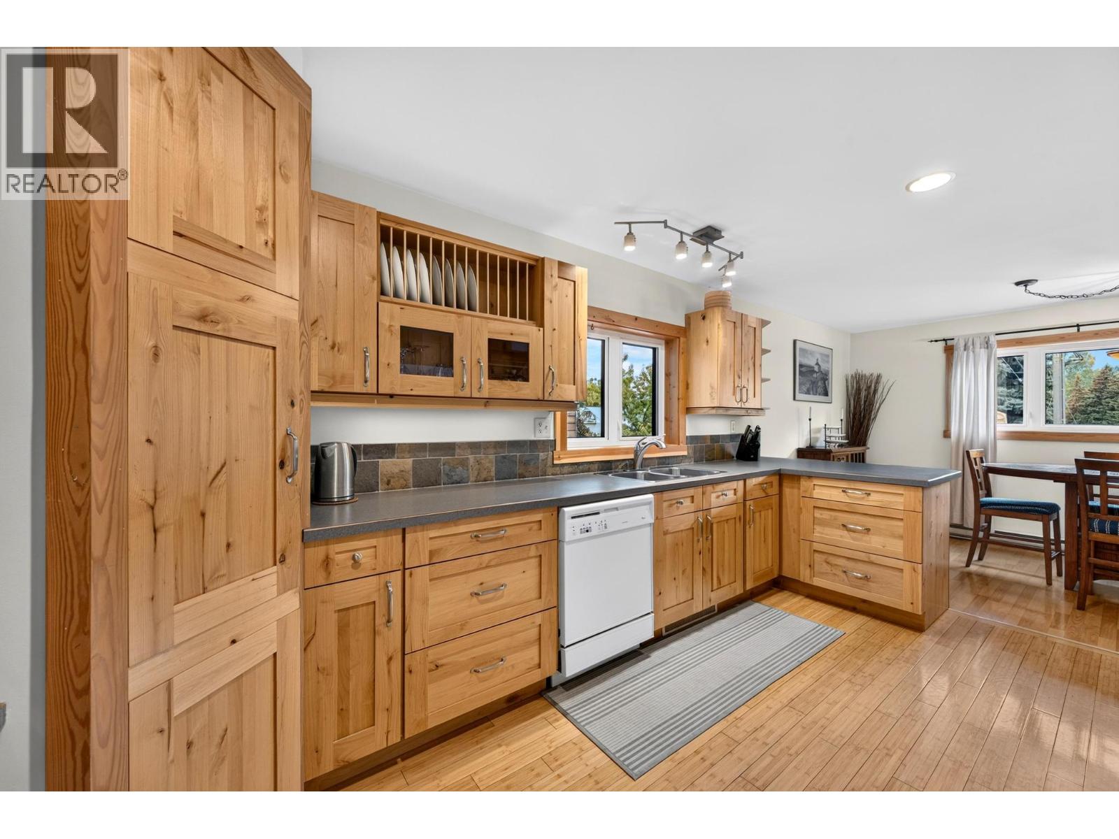 502 10th Street S, Golden, British Columbia  V0A 1H0 - Photo 13 - 10400187