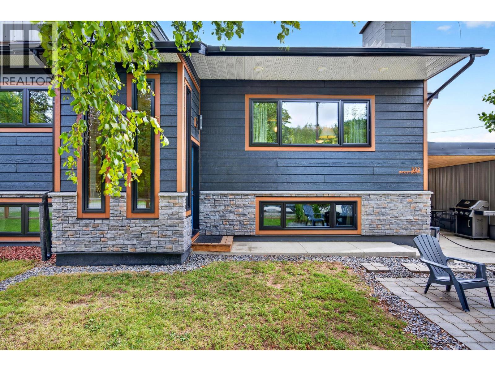 502 10th Street S, Golden, British Columbia  V0A 1H0 - Photo 2 - 10400187
