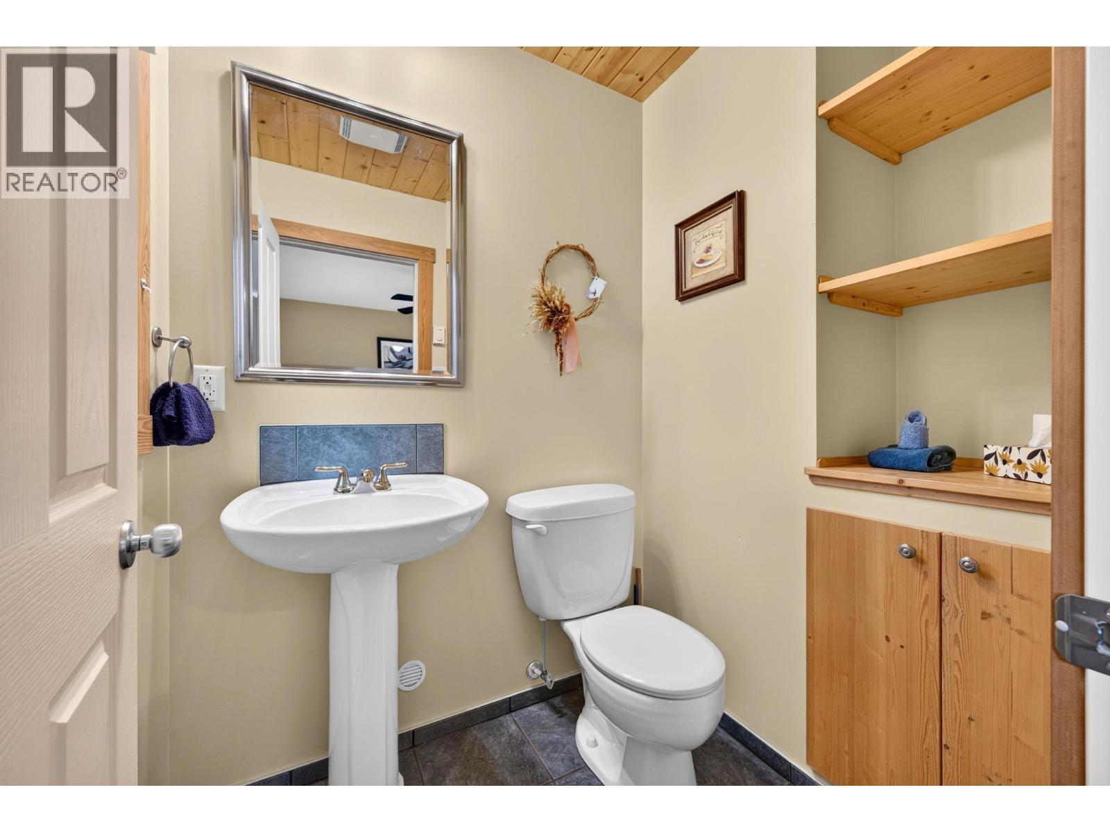 502 10th Street S, Golden, British Columbia  V0A 1H0 - Photo 36 - 10400187