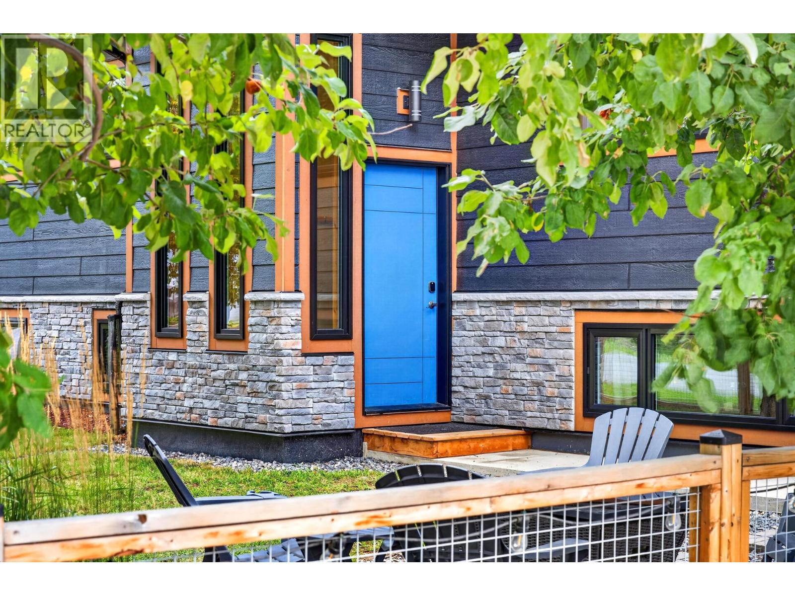502 10th Street S, Golden, British Columbia  V0A 1H0 - Photo 4 - 10400187
