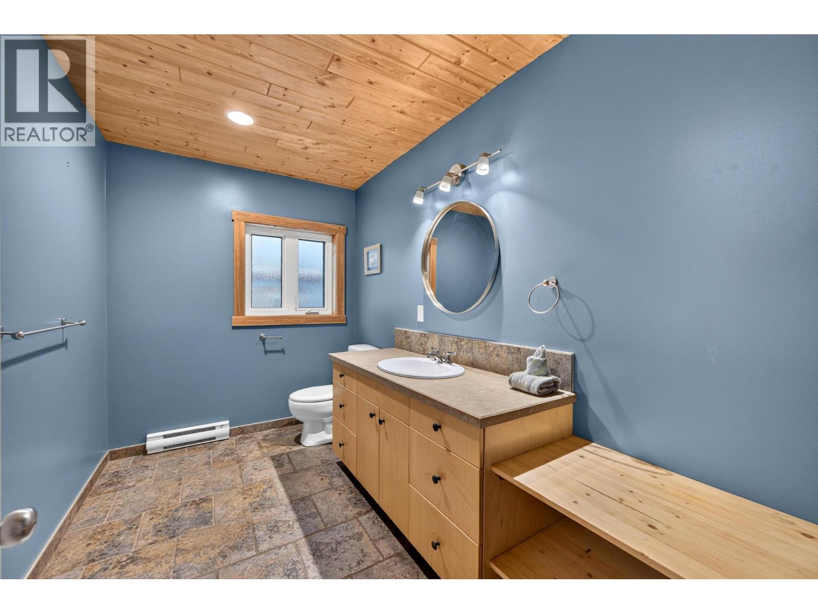 502 10th Street S, Golden, British Columbia  V0A 1H0 - Photo 41 - 10400187
