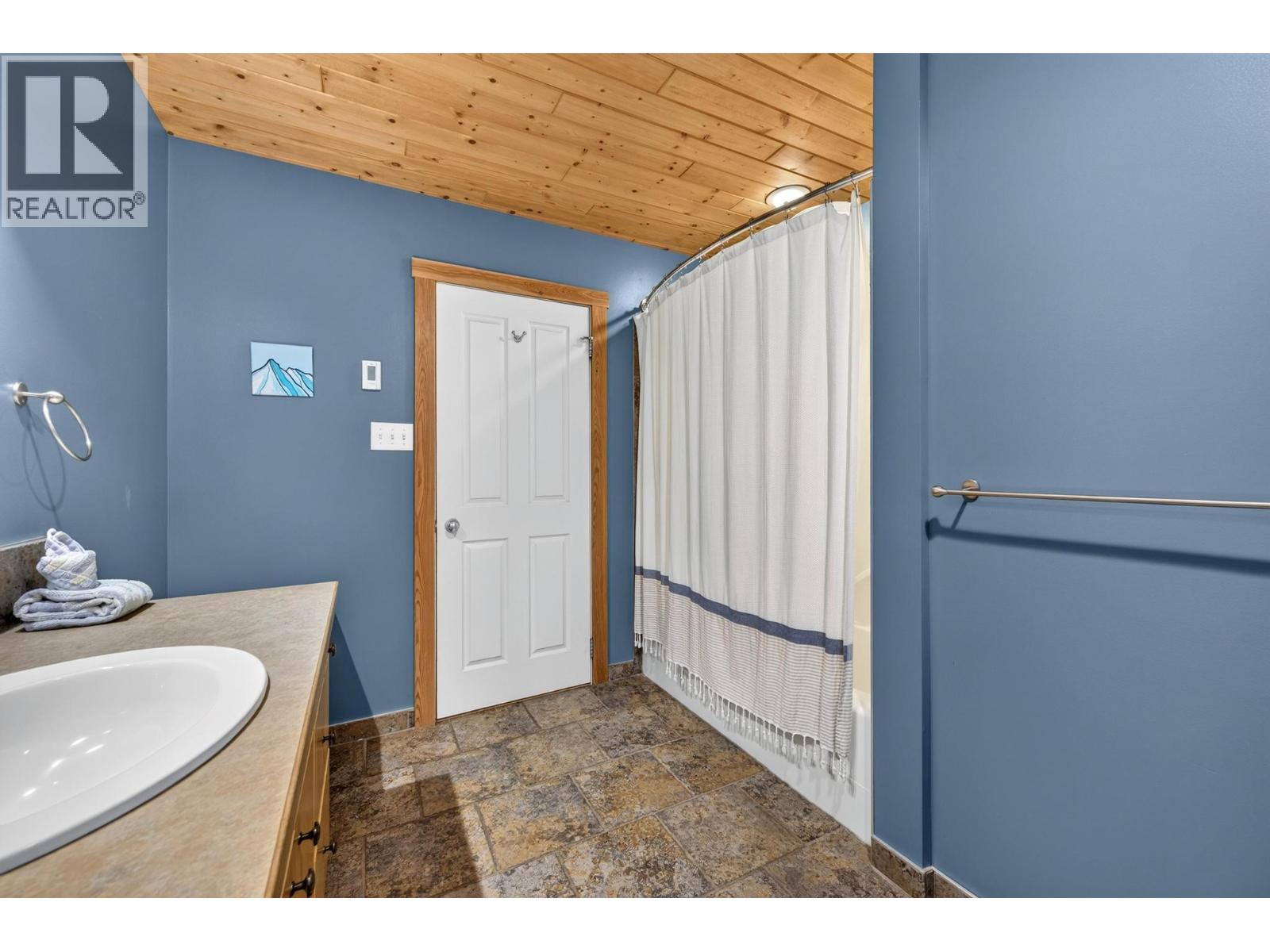 502 10th Street S, Golden, British Columbia  V0A 1H0 - Photo 43 - 10400187