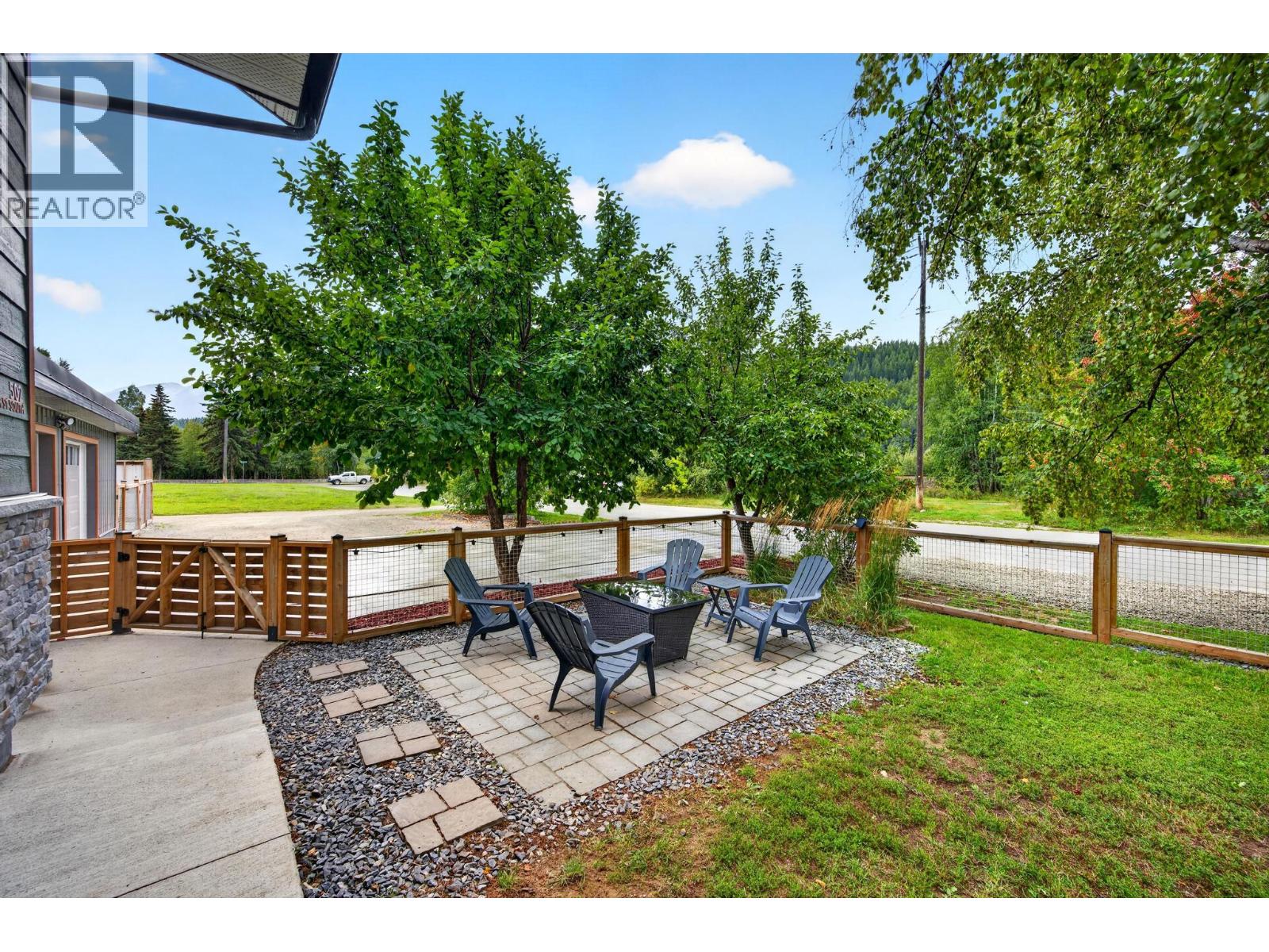 502 10th Street S, Golden, British Columbia  V0A 1H0 - Photo 6 - 10400187