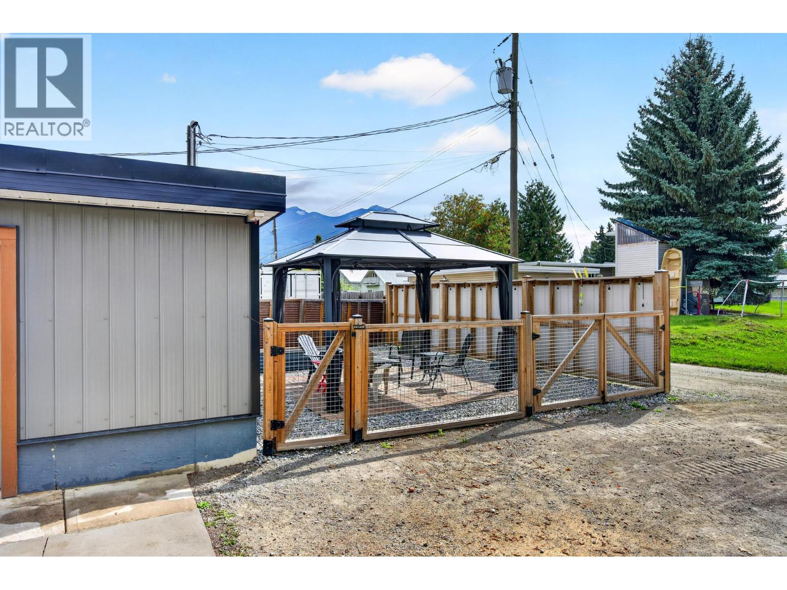 502 10th Street S, Golden, British Columbia  V0A 1H0 - Photo 70 - 10400187