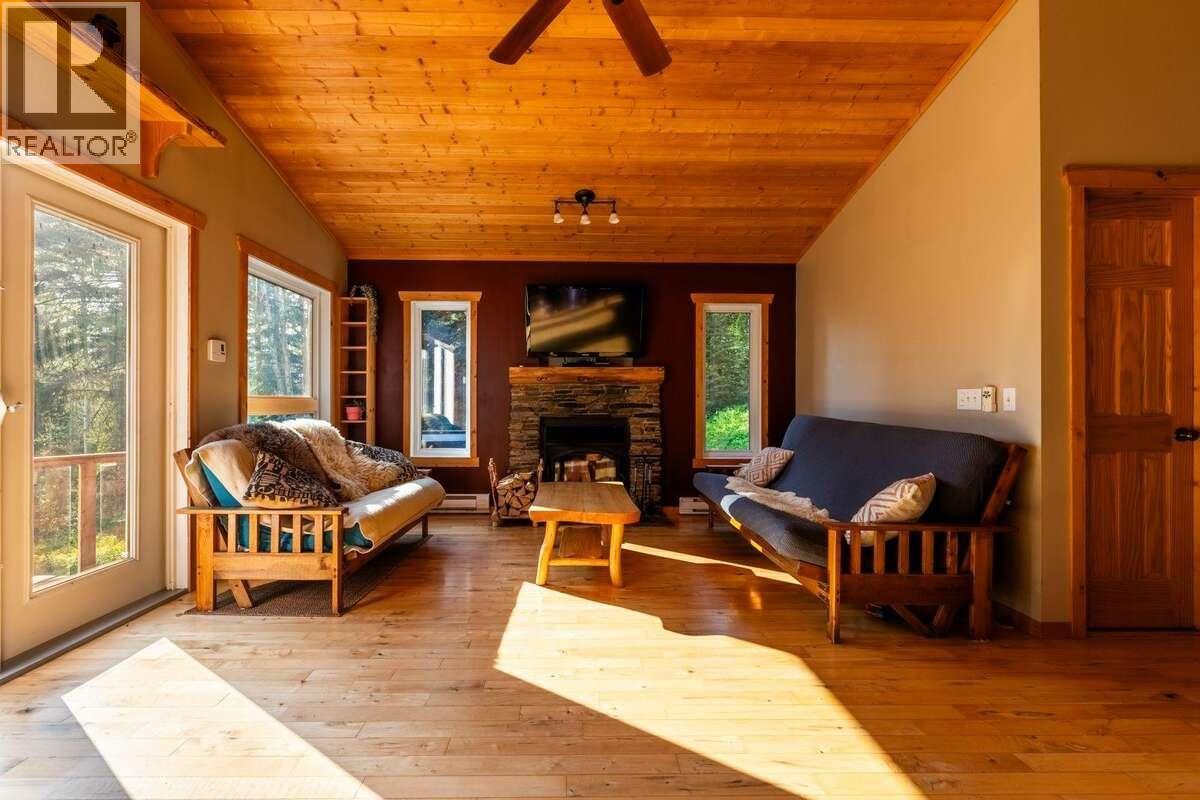 1629 Adolph Johnson Road, Golden, British Columbia  V0A 1H1 - Photo 19 - 10400835