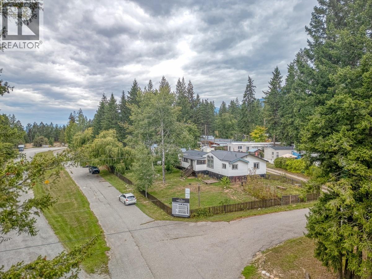 470 Reflection Lake Road, Golden, British Columbia  V0A 1H6 - Photo 21 - 10400928