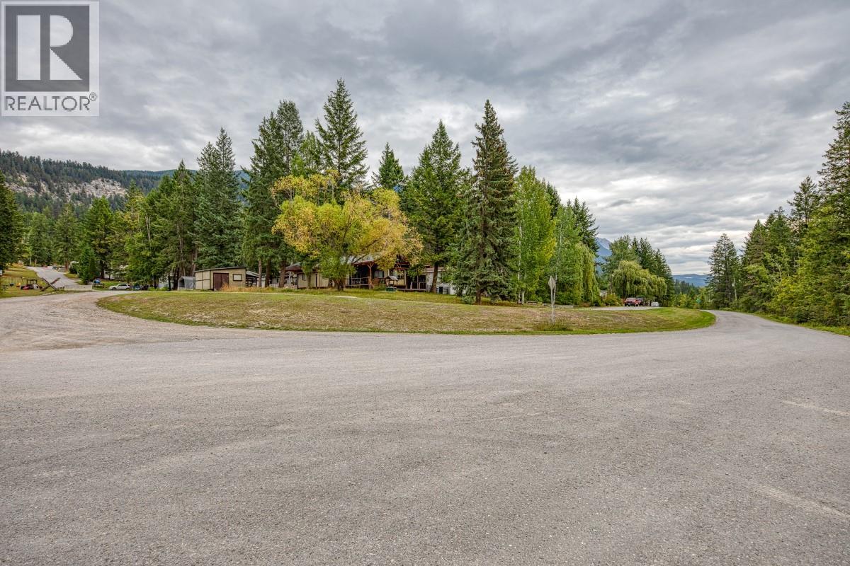 470 Reflection Lake Road, Golden, British Columbia  V0A 1H6 - Photo 24 - 10400928