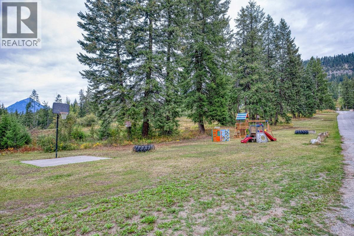 470 Reflection Lake Road, Golden, British Columbia  V0A 1H6 - Photo 26 - 10400928