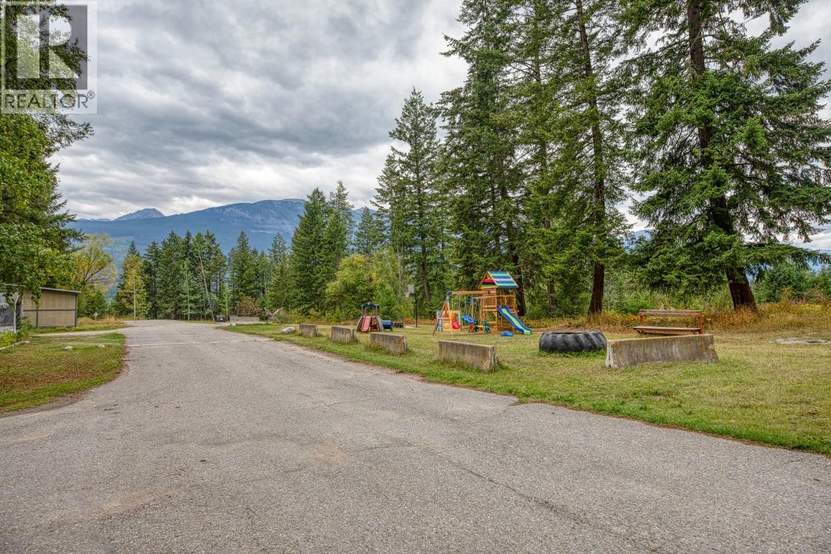 470 Reflection Lake Road, Golden, British Columbia  V0A 1H6 - Photo 30 - 10400928