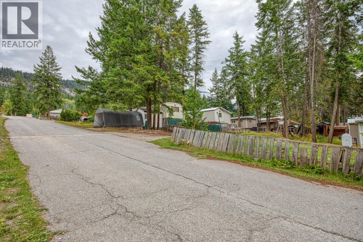 470 Reflection Lake Road, Golden, British Columbia  V0A 1H6 - Photo 31 - 10400928