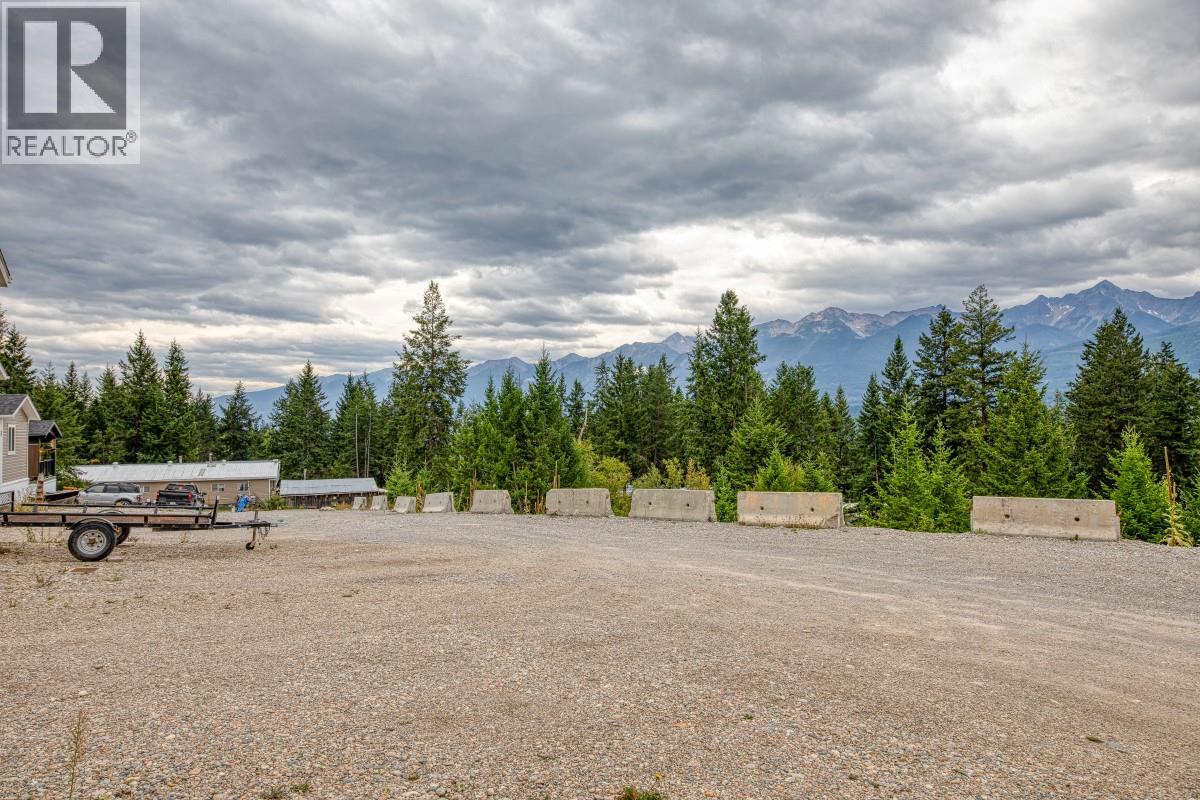 470 Reflection Lake Road, Golden, British Columbia  V0A 1H6 - Photo 34 - 10400928