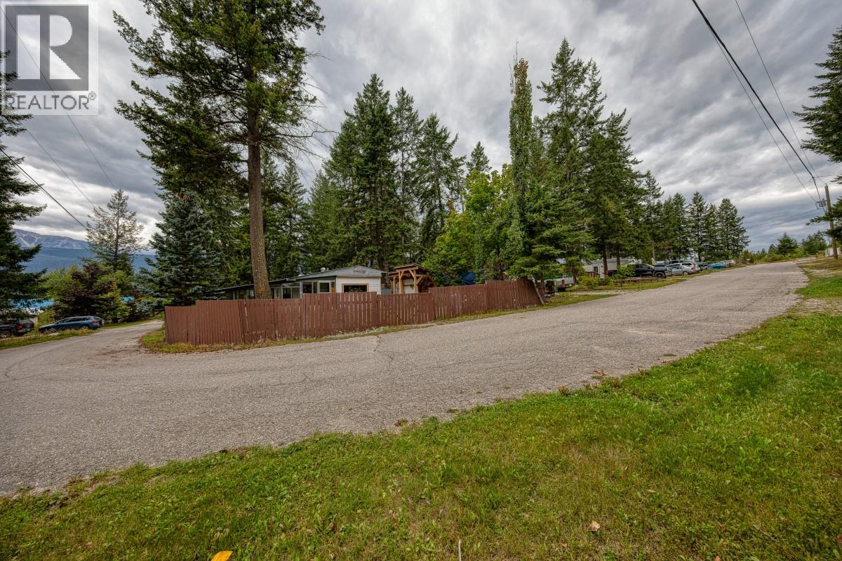 470 Reflection Lake Road, Golden, British Columbia  V0A 1H6 - Photo 44 - 10400928