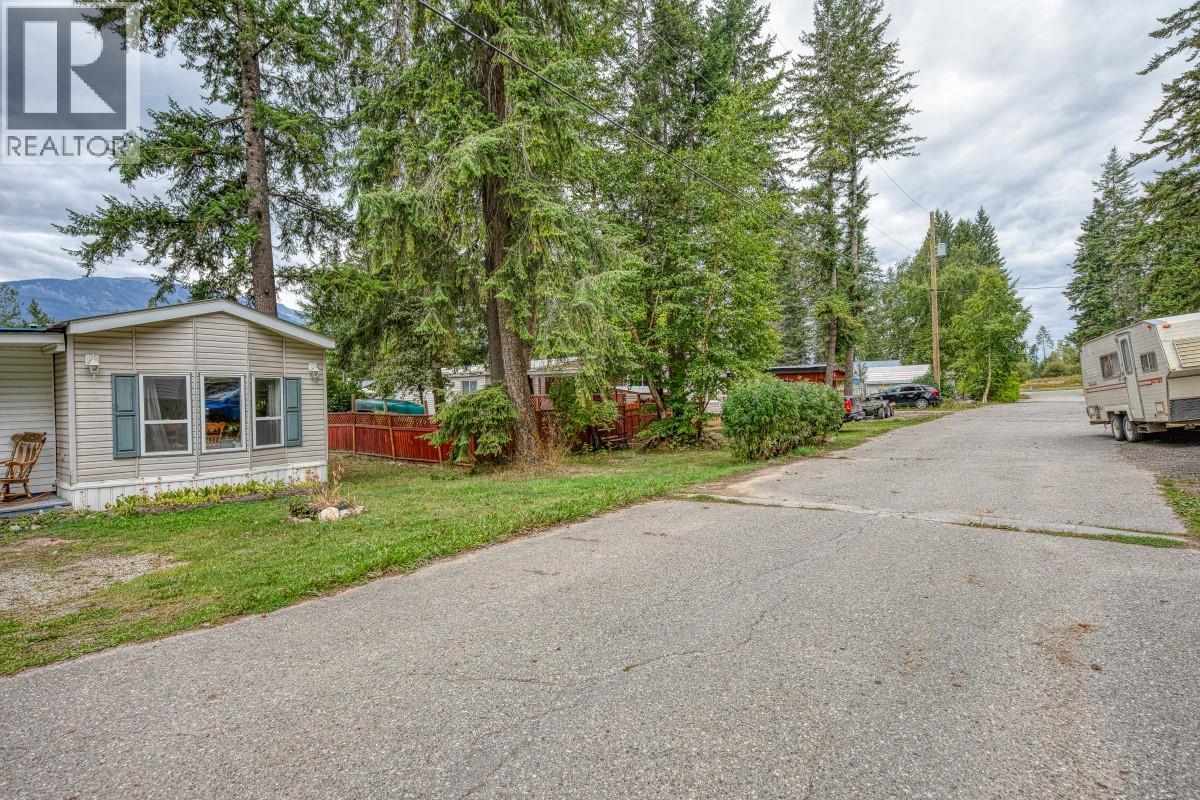 470 Reflection Lake Road, Golden, British Columbia  V0A 1H6 - Photo 49 - 10400928