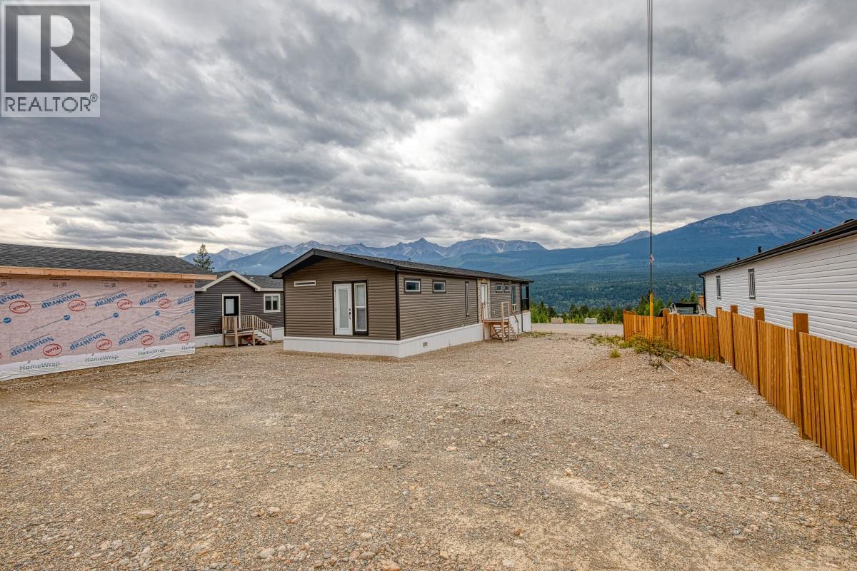 470 Reflection Lake Road, Golden, British Columbia  V0A 1H6 - Photo 8 - 10400928