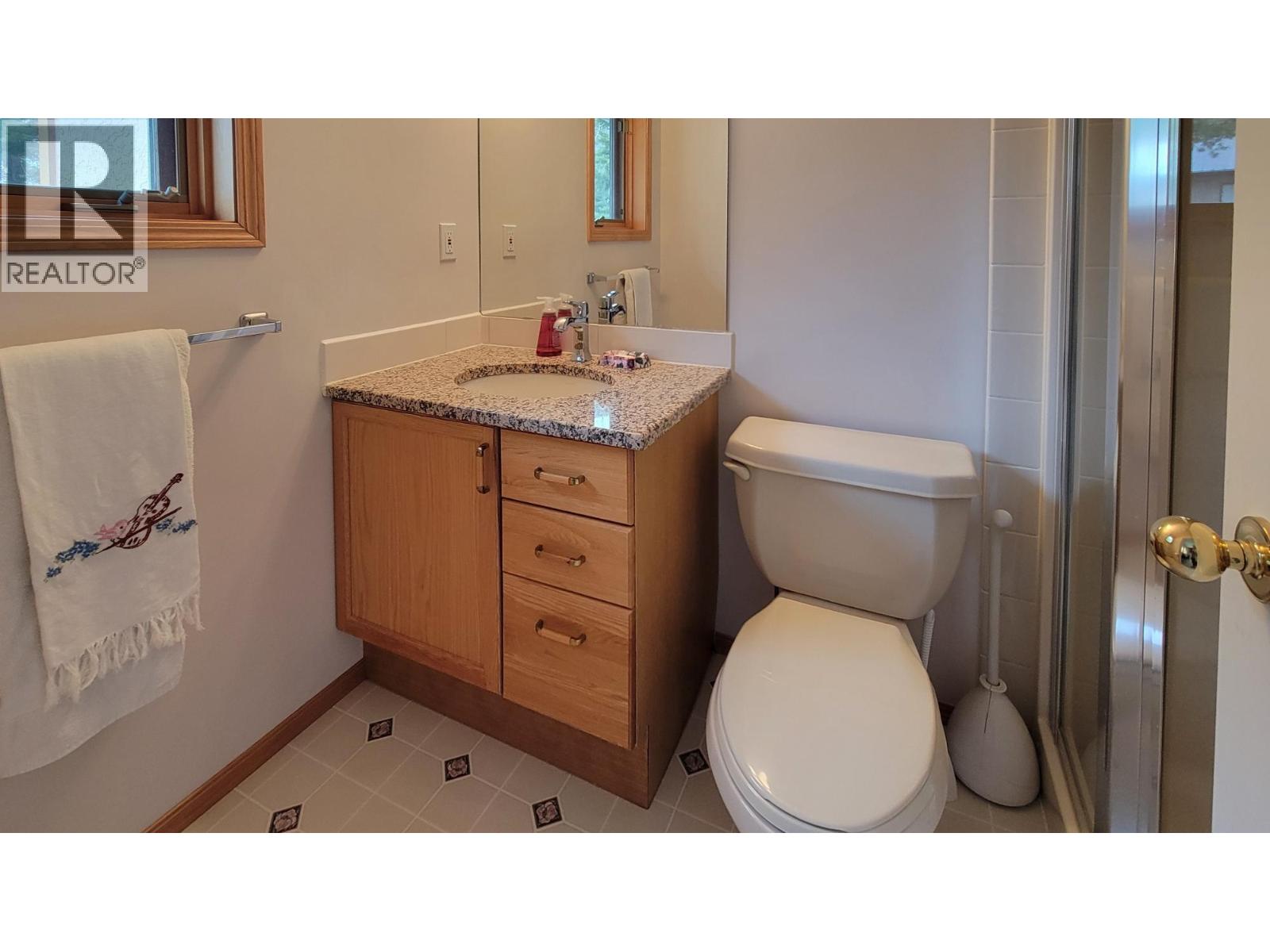 2360/2380 95 Highway, Spillimacheen, British Columbia  V0A 1P0 - Photo 77 - 10400702