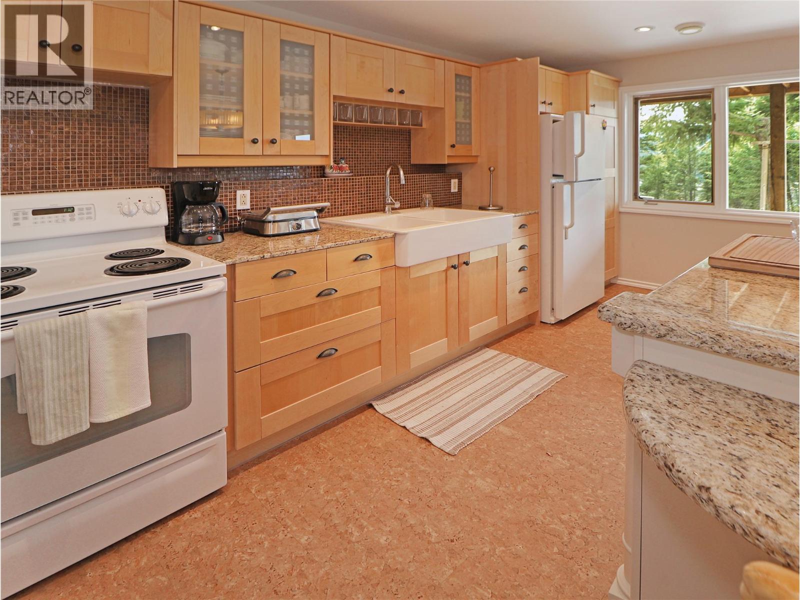 2360/2380 95 Highway, Spillimacheen, British Columbia  V0A 1P0 - Photo 80 - 10400702
