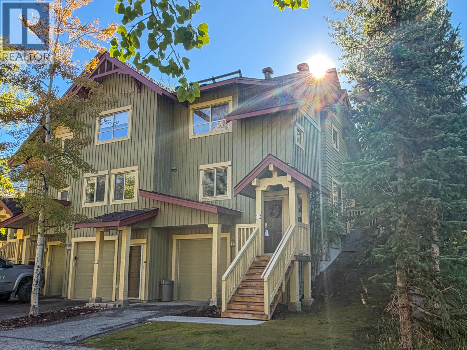 2025 Greywolf Drive Unit# 1, Panorama, British Columbia