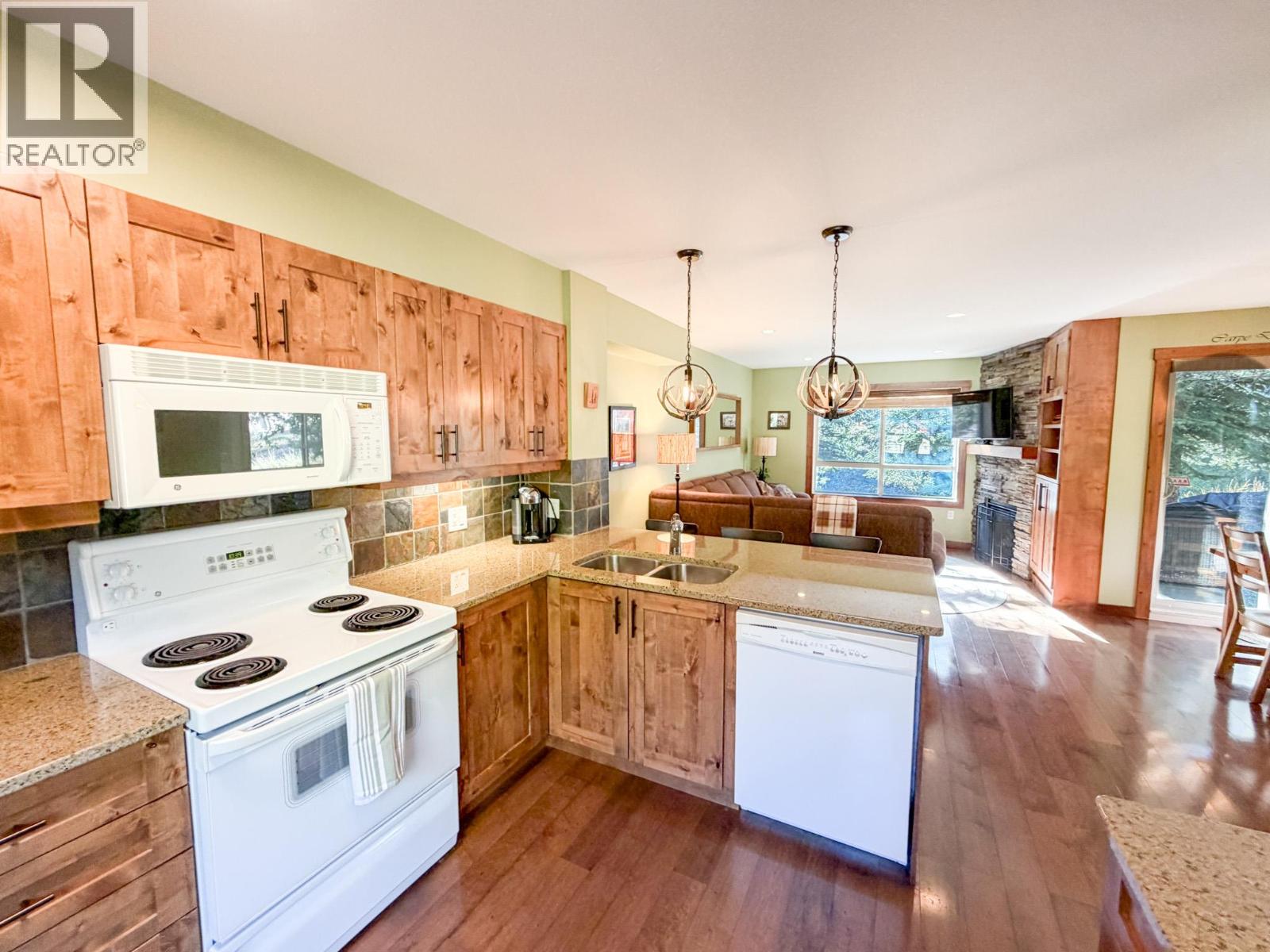 2025 Greywolf Drive Unit# 1, Panorama, British Columbia  V0A 1T0 - Photo 17 - 10401243