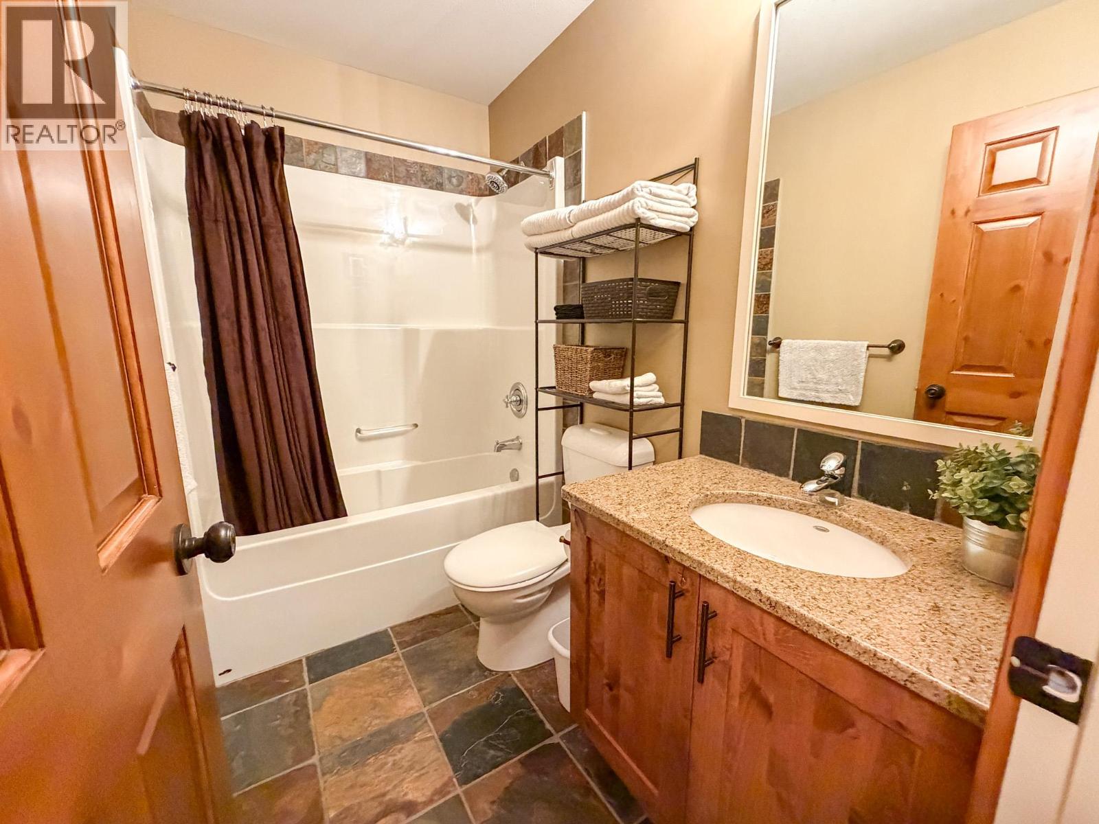 2025 Greywolf Drive Unit# 1, Panorama, British Columbia  V0A 1T0 - Photo 24 - 10401243