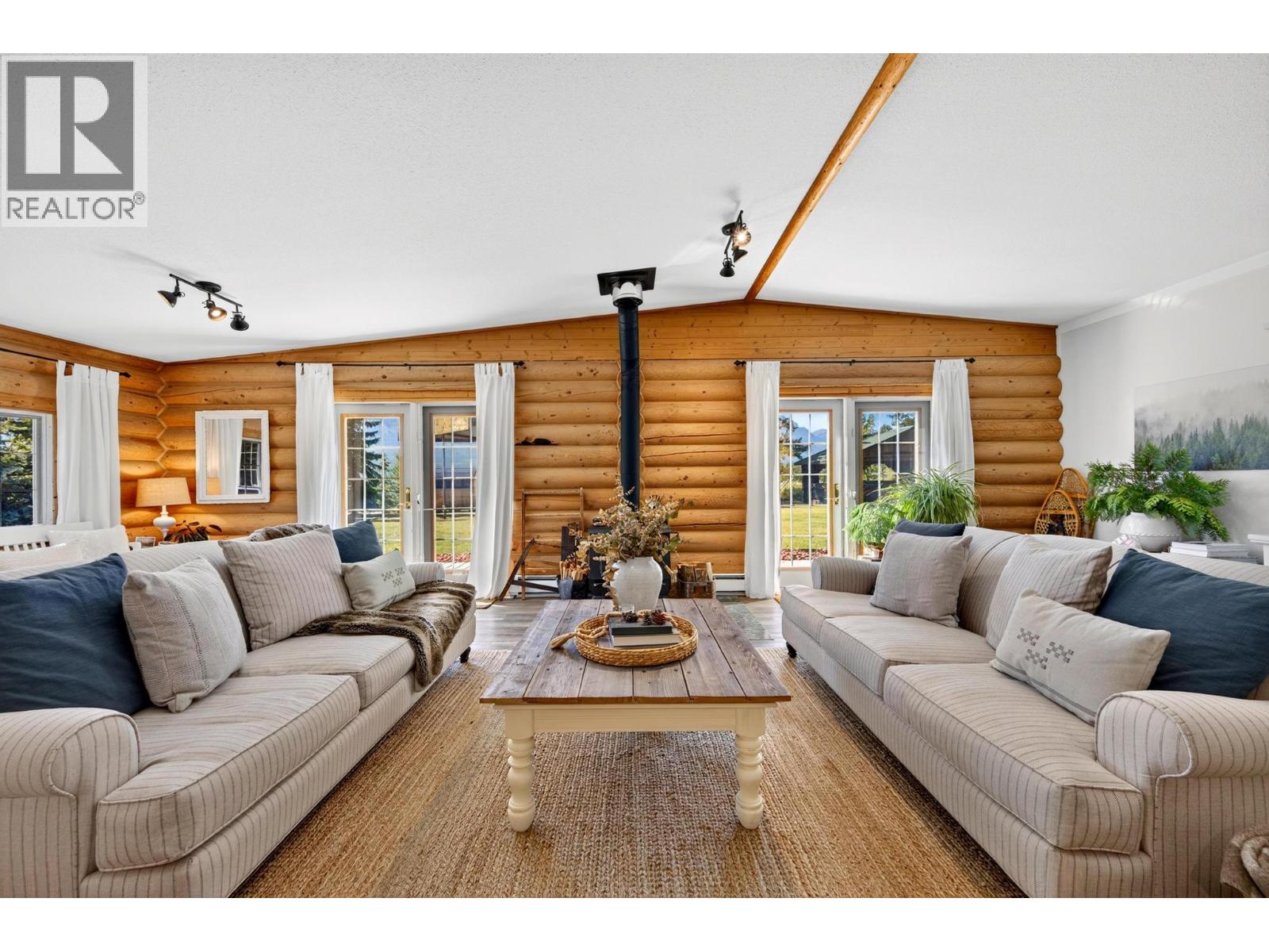 1509 Lafontaine Road, Golden, British Columbia  V0A 1H3 - Photo 10 - 10401345
