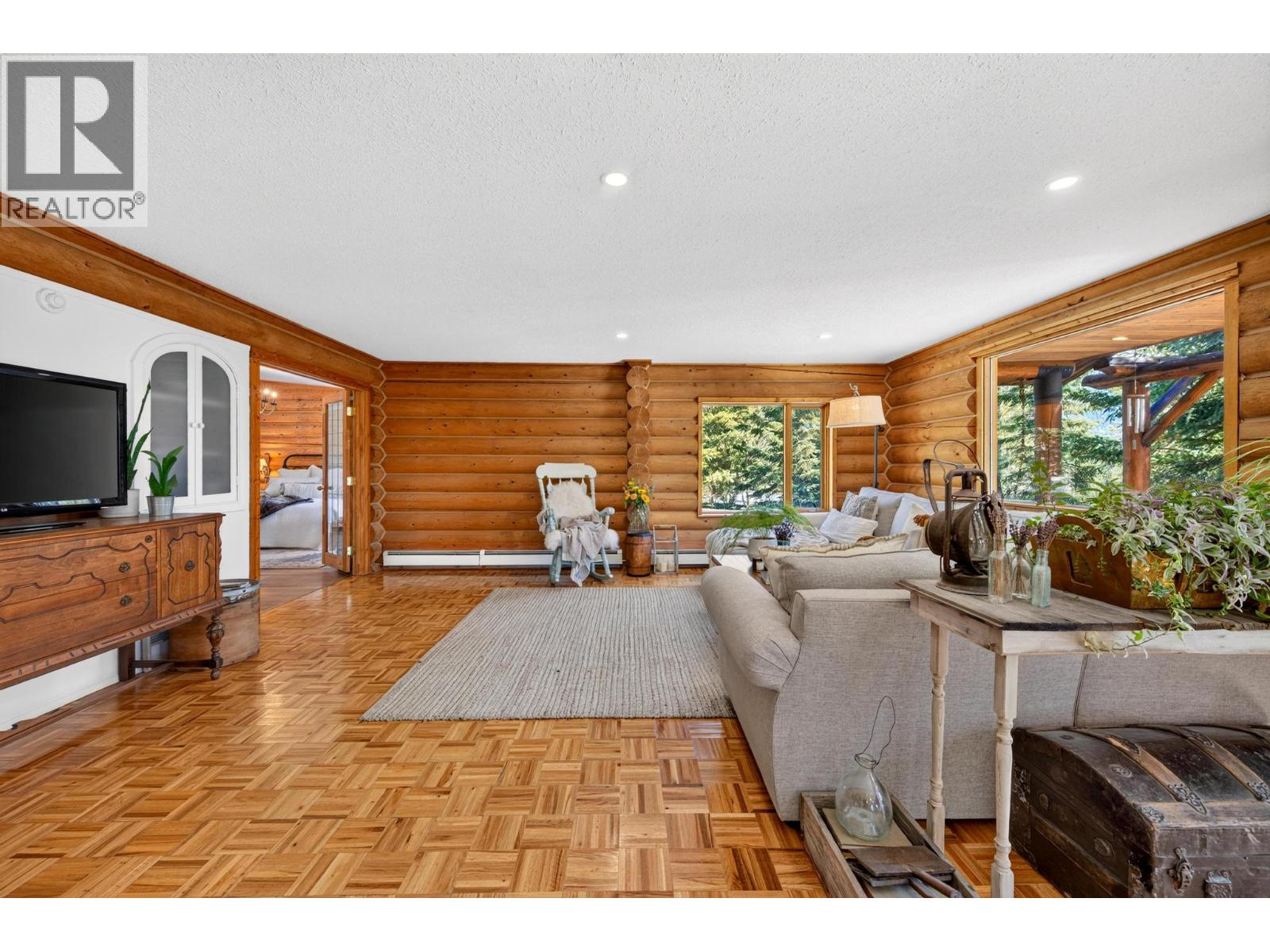 1509 Lafontaine Road, Golden, British Columbia  V0A 1H3 - Photo 17 - 10401395
