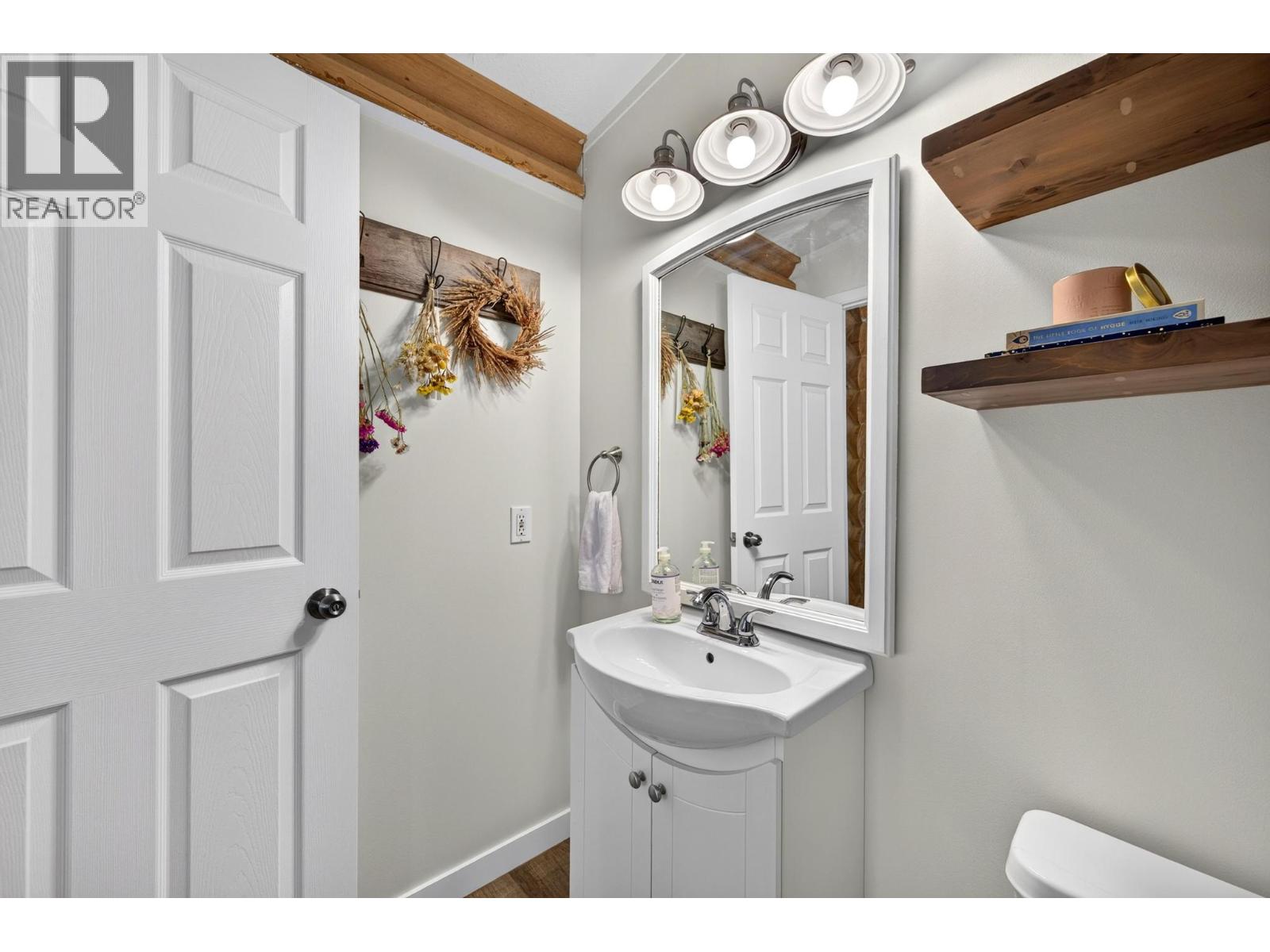 1509 Lafontaine Road, Golden, British Columbia  V0A 1H3 - Photo 23 - 10401395
