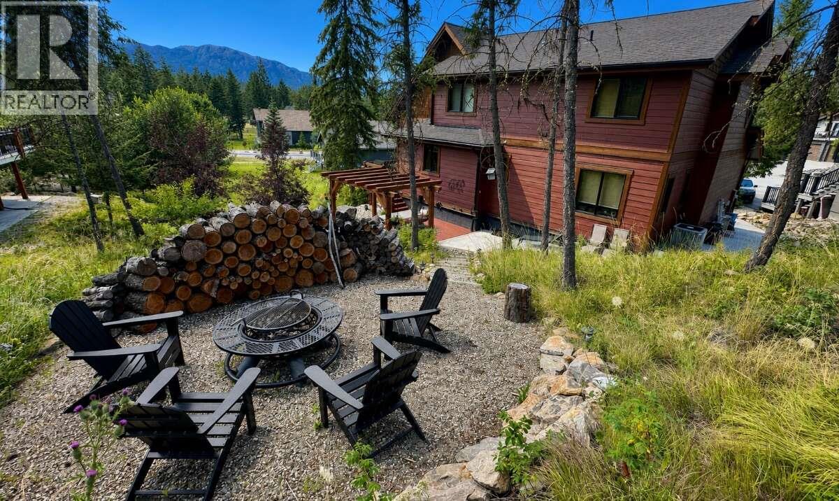 2577 Sandstone Circle, Invermere, British Columbia  V0A 1K6 - Photo 2 - 10401893