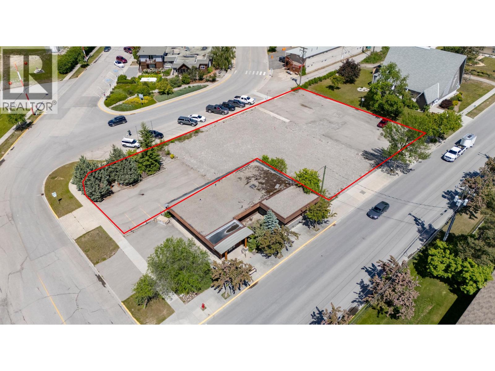 837 Park Drive, Golden, British Columbia  V0A 1H0 - Photo 2 - 10401903