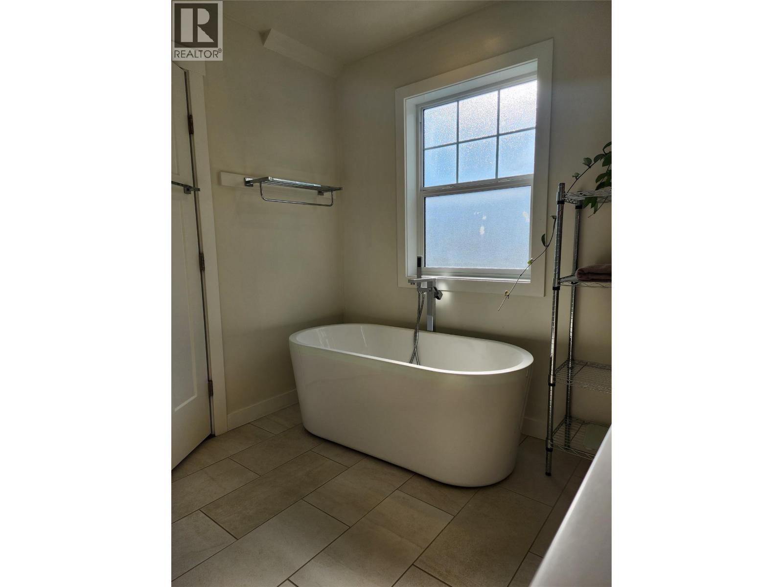 765 Kpokl Road, Invermere, British Columbia  V0A 1K4 - Photo 23 - 10401849