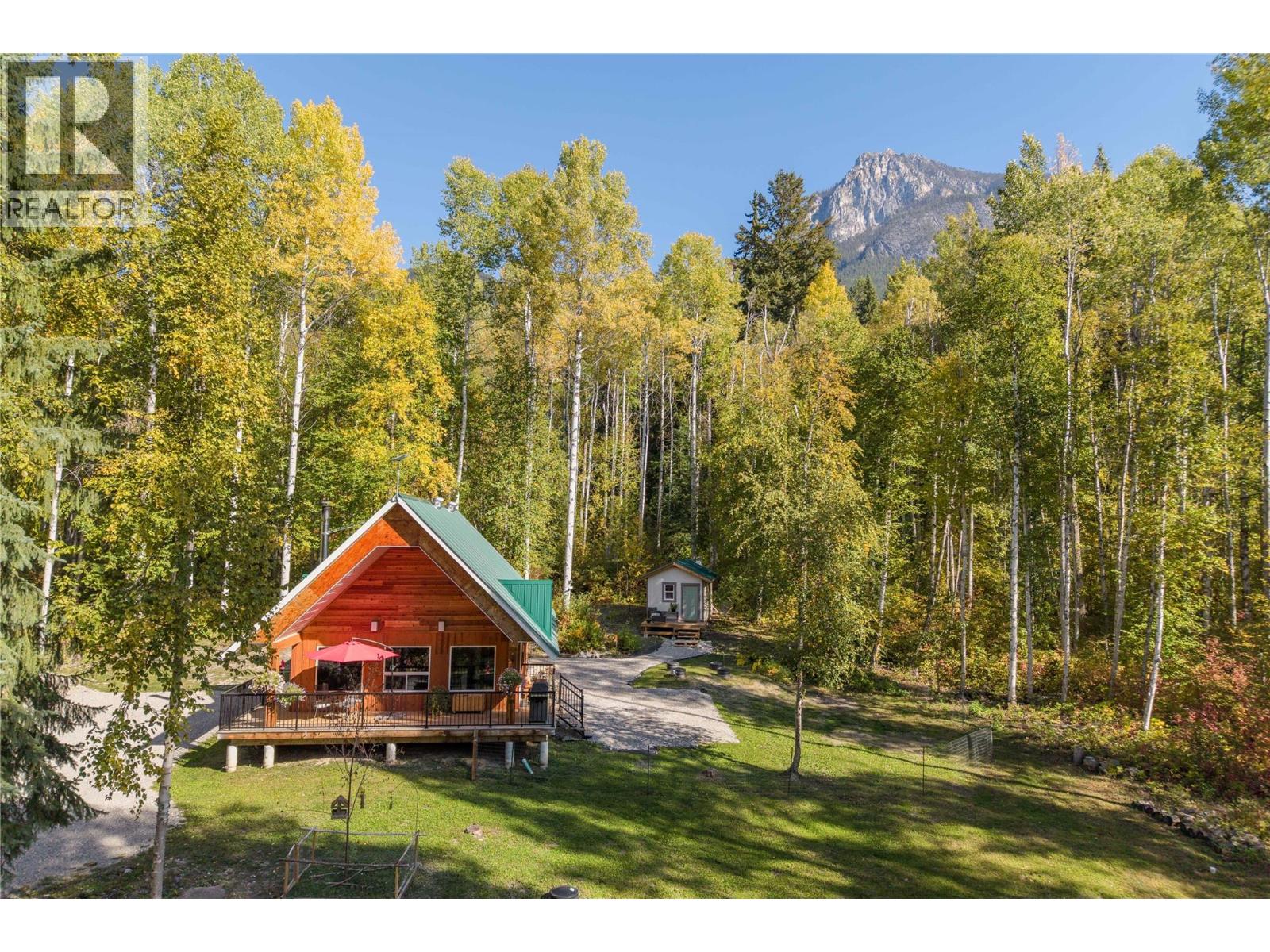 1506 Hartley Road, Golden, British Columbia  V0A 1H1 - Photo 30 - 10402004