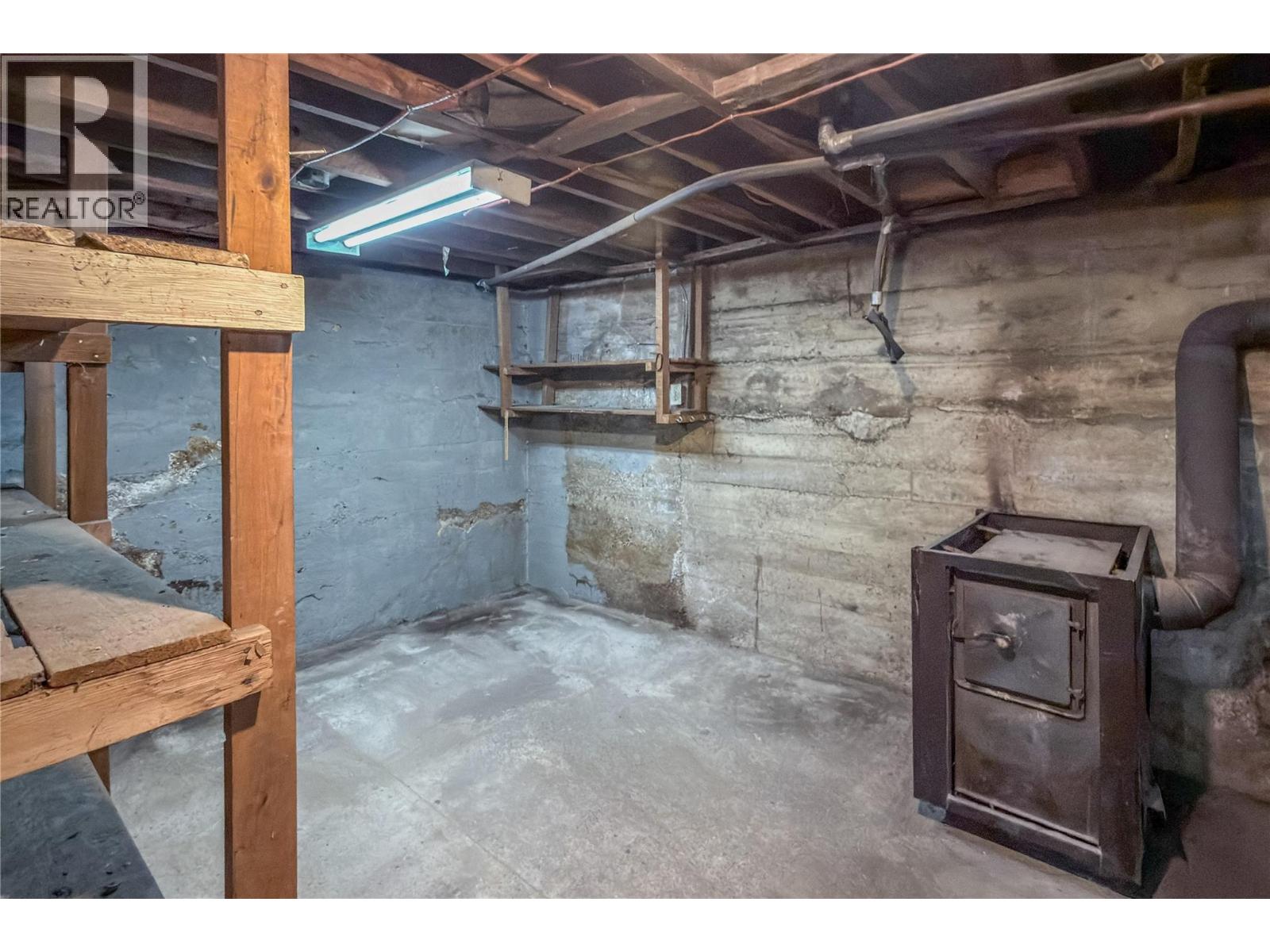 909 Ryter Road W, Golden, British Columbia  V0A 1H2 - Photo 17 - 10402026
