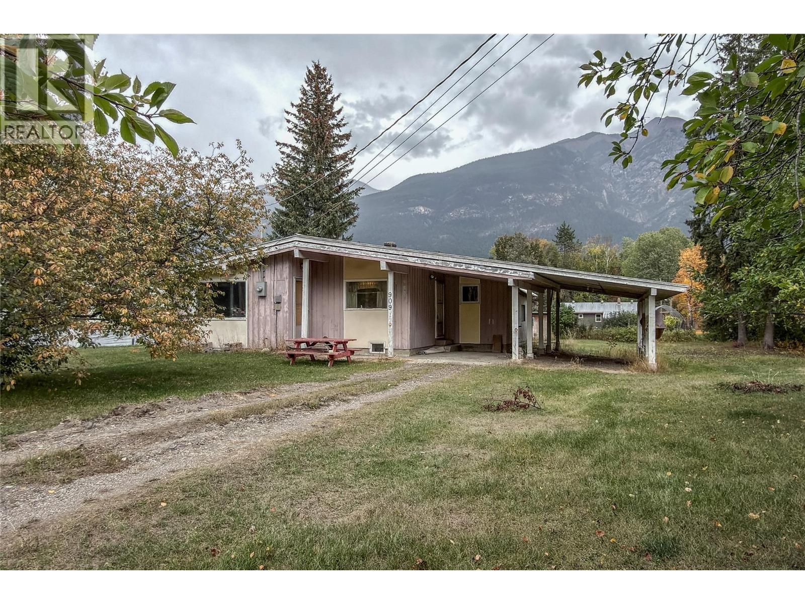 909 Ryter Road W, Golden, British Columbia  V0A 1H2 - Photo 22 - 10402026