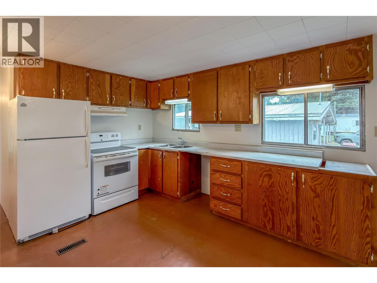 909 Ryter Road W, Golden, British Columbia  V0A 1H2 - Photo 35 - 10402026