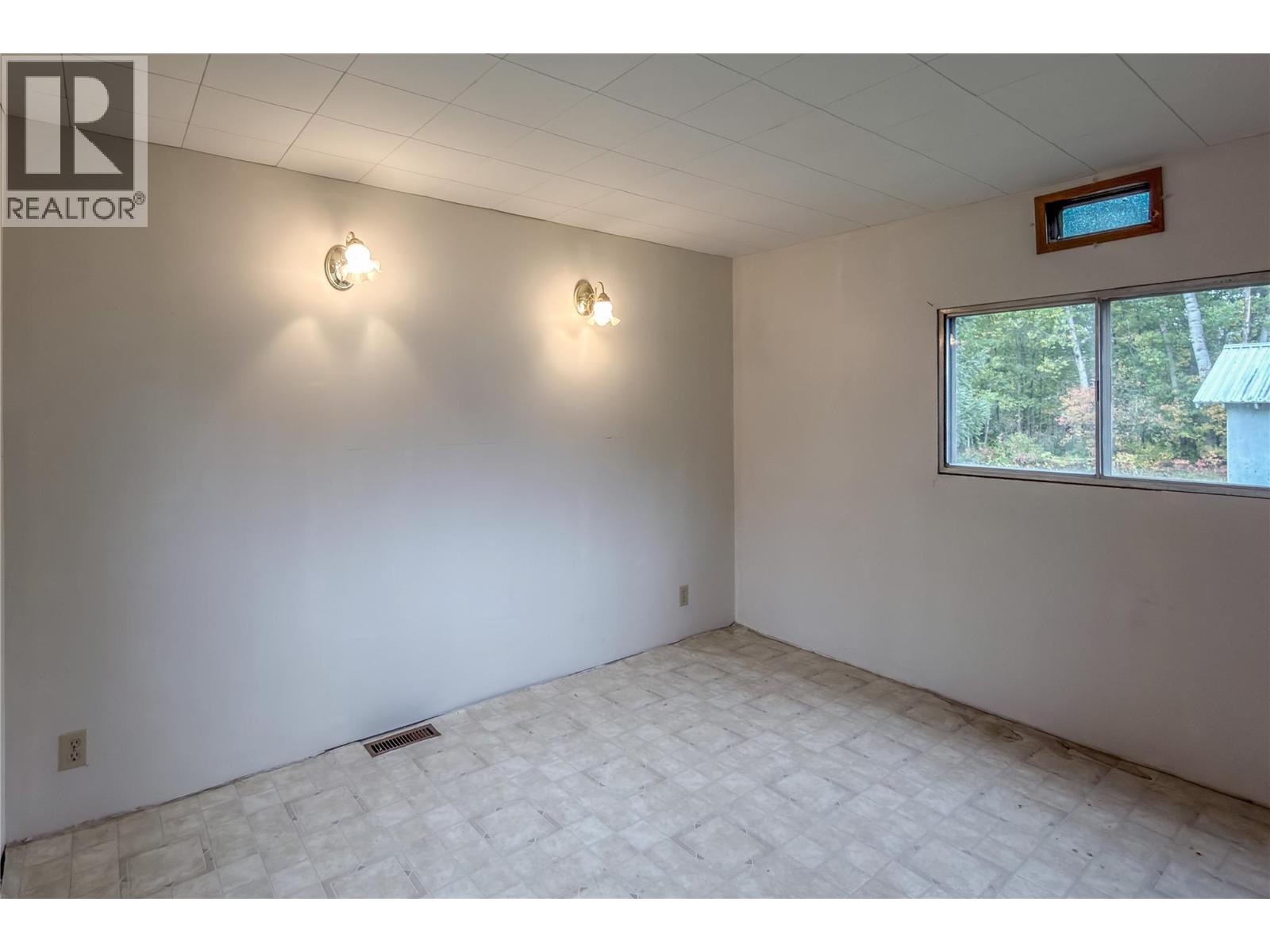 909 Ryter Road W, Golden, British Columbia  V0A 1H2 - Photo 36 - 10402026