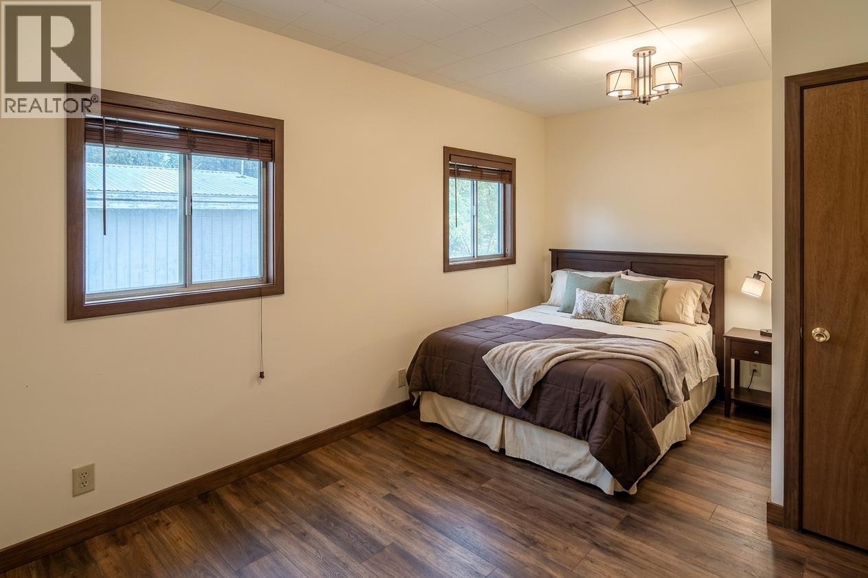 909 Ryter Road W, Golden, British Columbia  V0A 1H2 - Photo 39 - 10402026