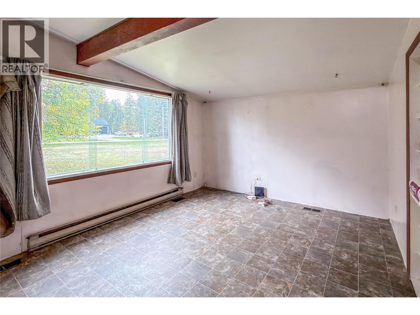 909 Ryter Road W, Golden, British Columbia  V0A 1H2 - Photo 7 - 10402026